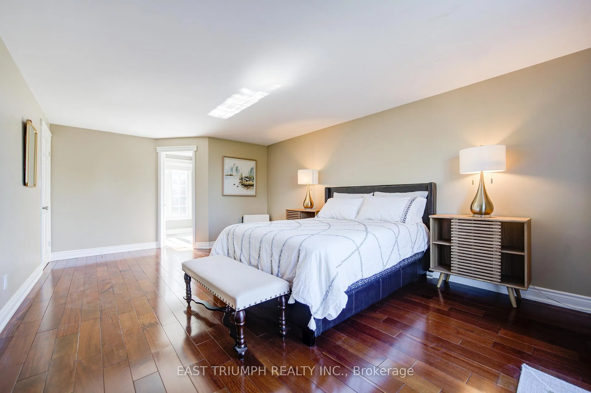 Photo 23 of 39 Royal York Road, St. Catharines, Lakeshore — HOMEH