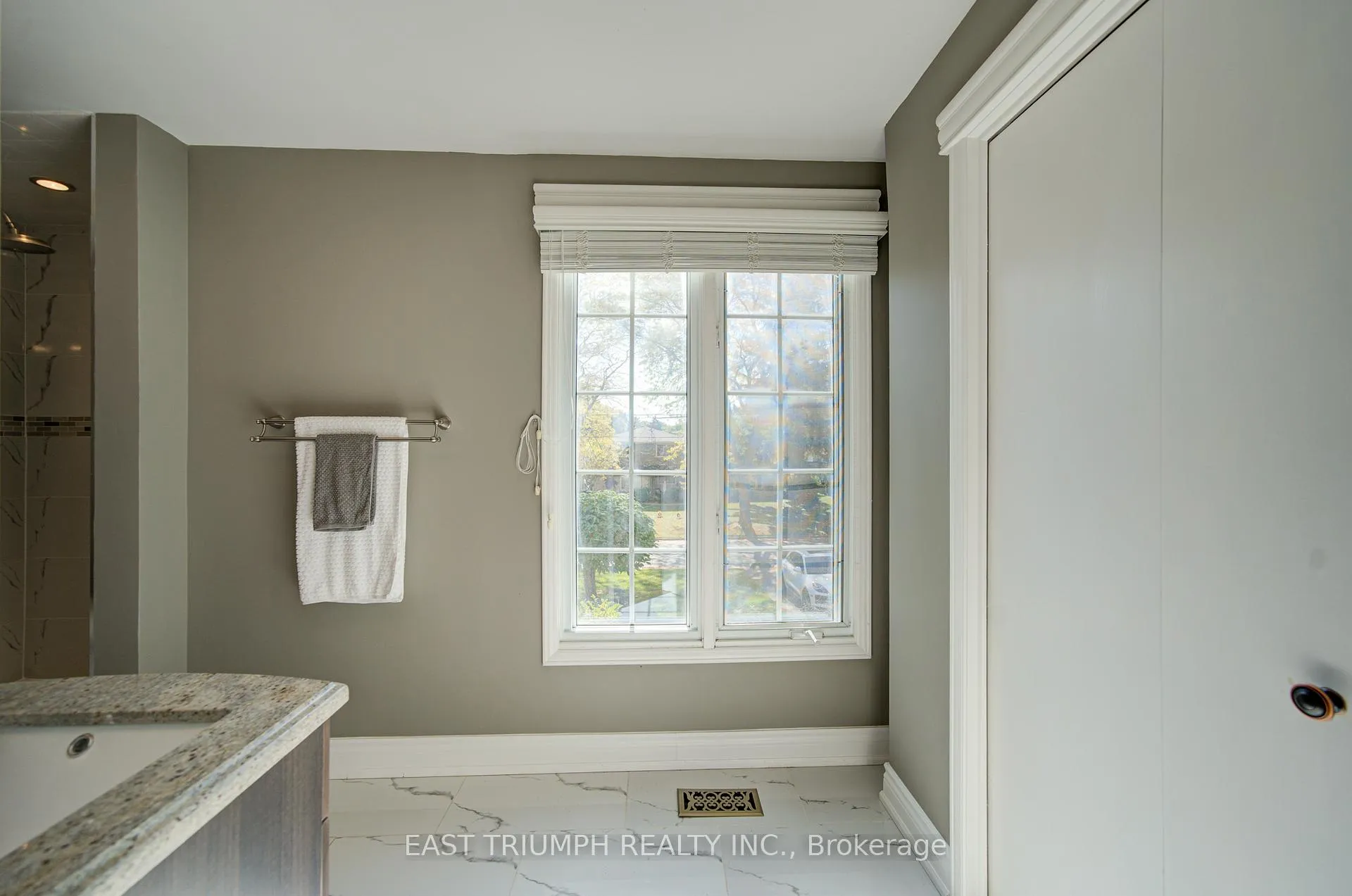 Photo 27 of 39 Royal York Road, St. Catharines, Lakeshore — HOMEH