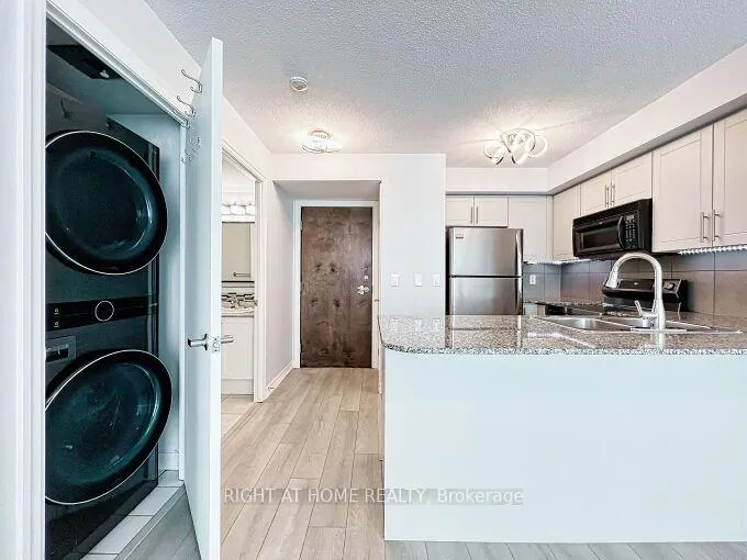Photo 5 of Unit 803, 16 Yonge Street, Toronto, Waterfront Communities — HOMEH