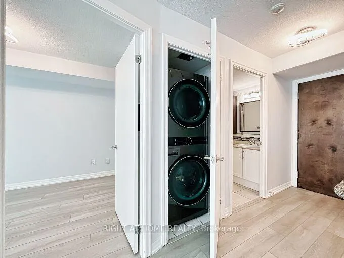 Photo 6 of Unit 803, 16 Yonge Street, Toronto, Waterfront Communities — HOMEH