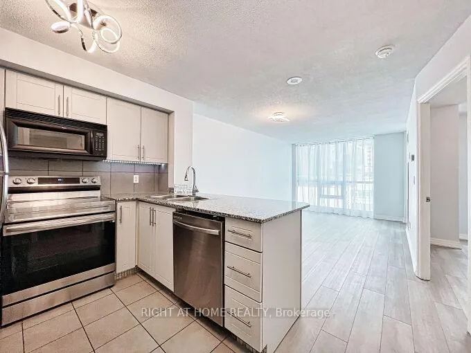 Photo 8 of Unit 803, 16 Yonge Street, Toronto, Waterfront Communities — HOMEH