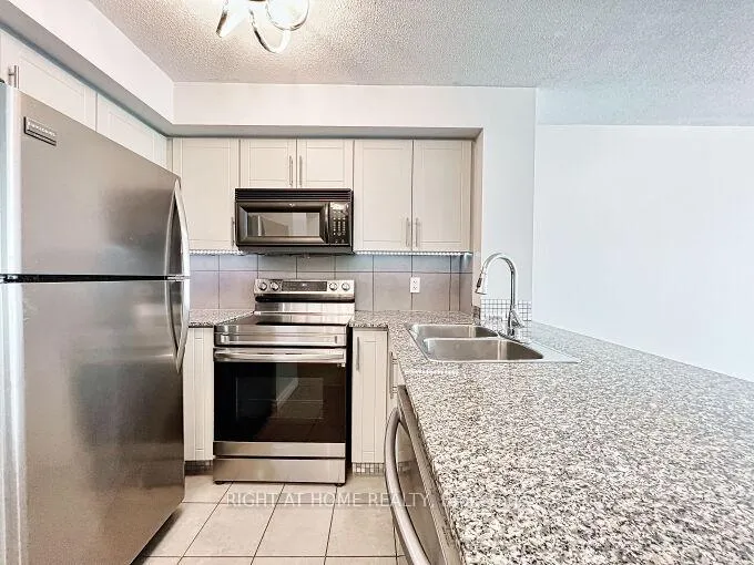 Photo 9 of Unit 803, 16 Yonge Street, Toronto, Waterfront Communities — HOMEH
