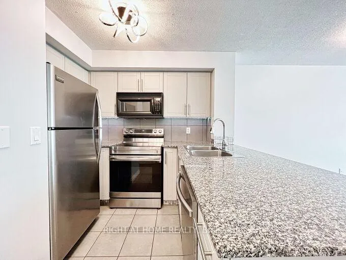 Photo 10 of Unit 803, 16 Yonge Street, Toronto, Waterfront Communities — HOMEH