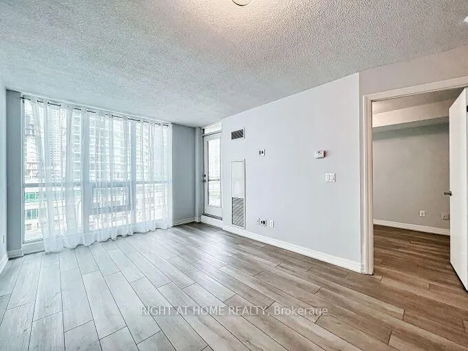Photo 15 of Unit 803, 16 Yonge Street, Toronto, Waterfront Communities — HOMEH