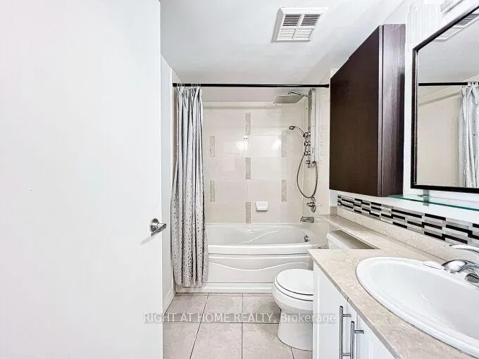Photo 25 of Unit 803, 16 Yonge Street, Toronto, Waterfront Communities — HOMEH