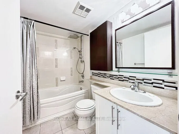 Photo 26 of Unit 803, 16 Yonge Street, Toronto, Waterfront Communities — HOMEH