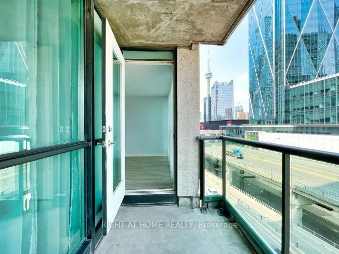 Photo 28 of Unit 803, 16 Yonge Street, Toronto, Waterfront Communities — HOMEH