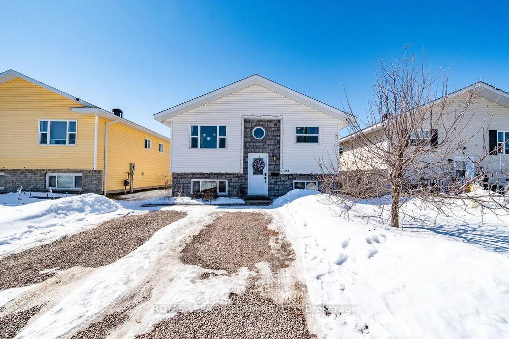 Photo 2 of 264 Mckenzie Street E, Pembroke — HOMEH