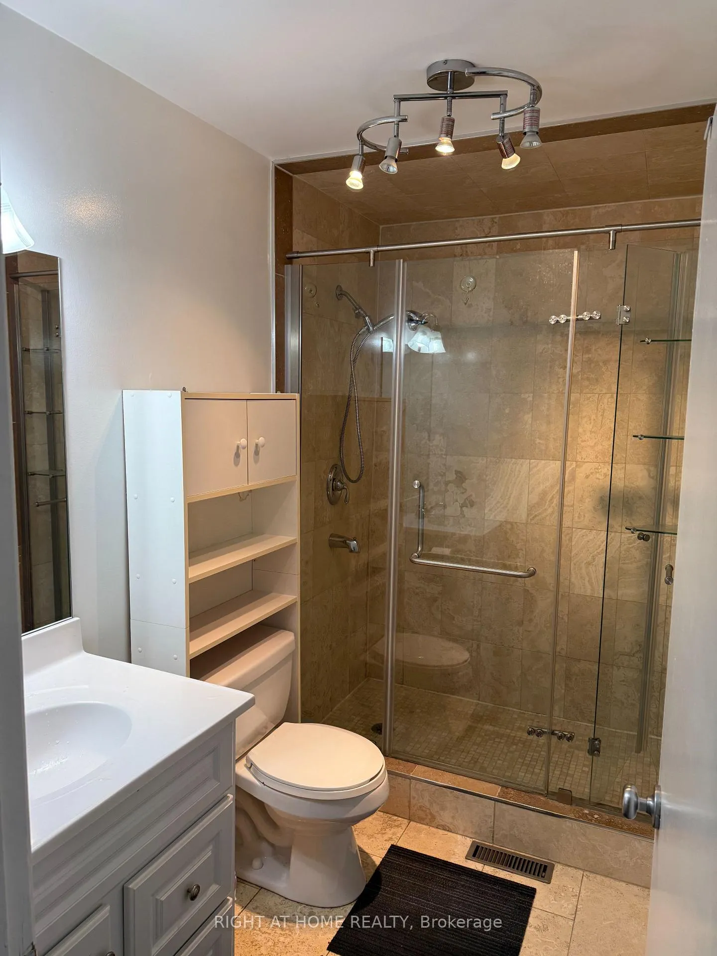 Photo 8 of 8421 Creditview Road, Brampton, Credit Valley — HOMEH