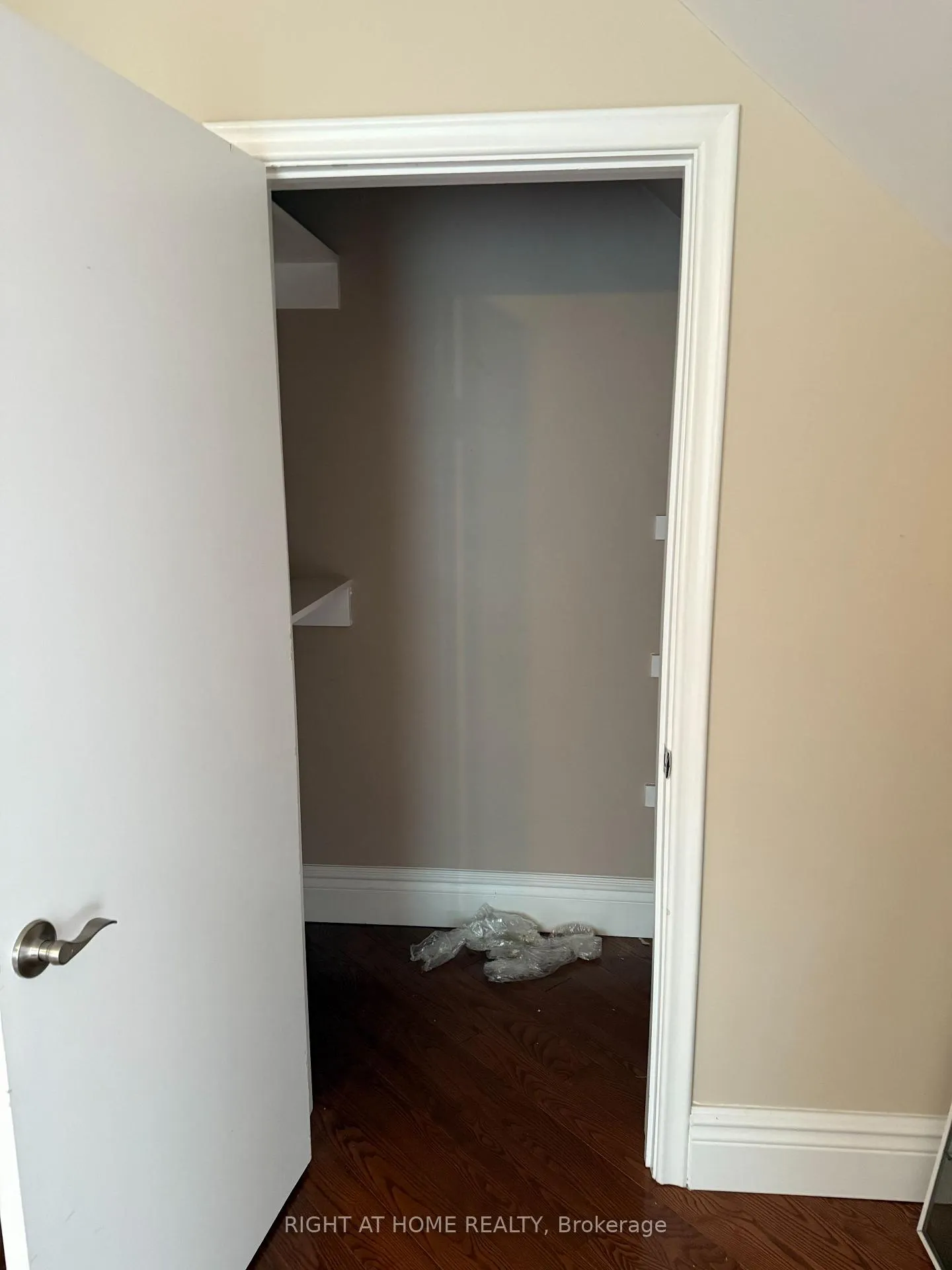Photo 14 of 8421 Creditview Road, Brampton, Credit Valley — HOMEH
