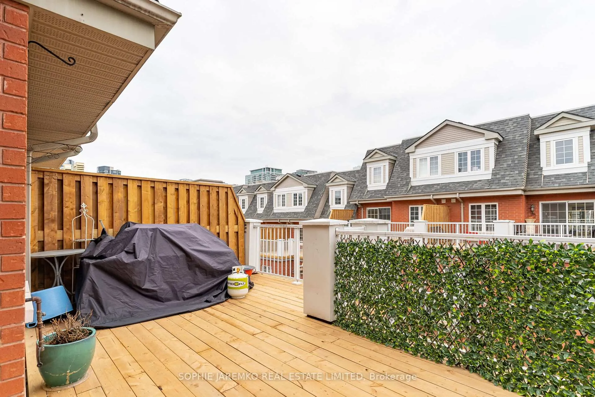 Photo 38 of Unit 3, 132 Strachan Avenue, Toronto, Niagara — HOMEH