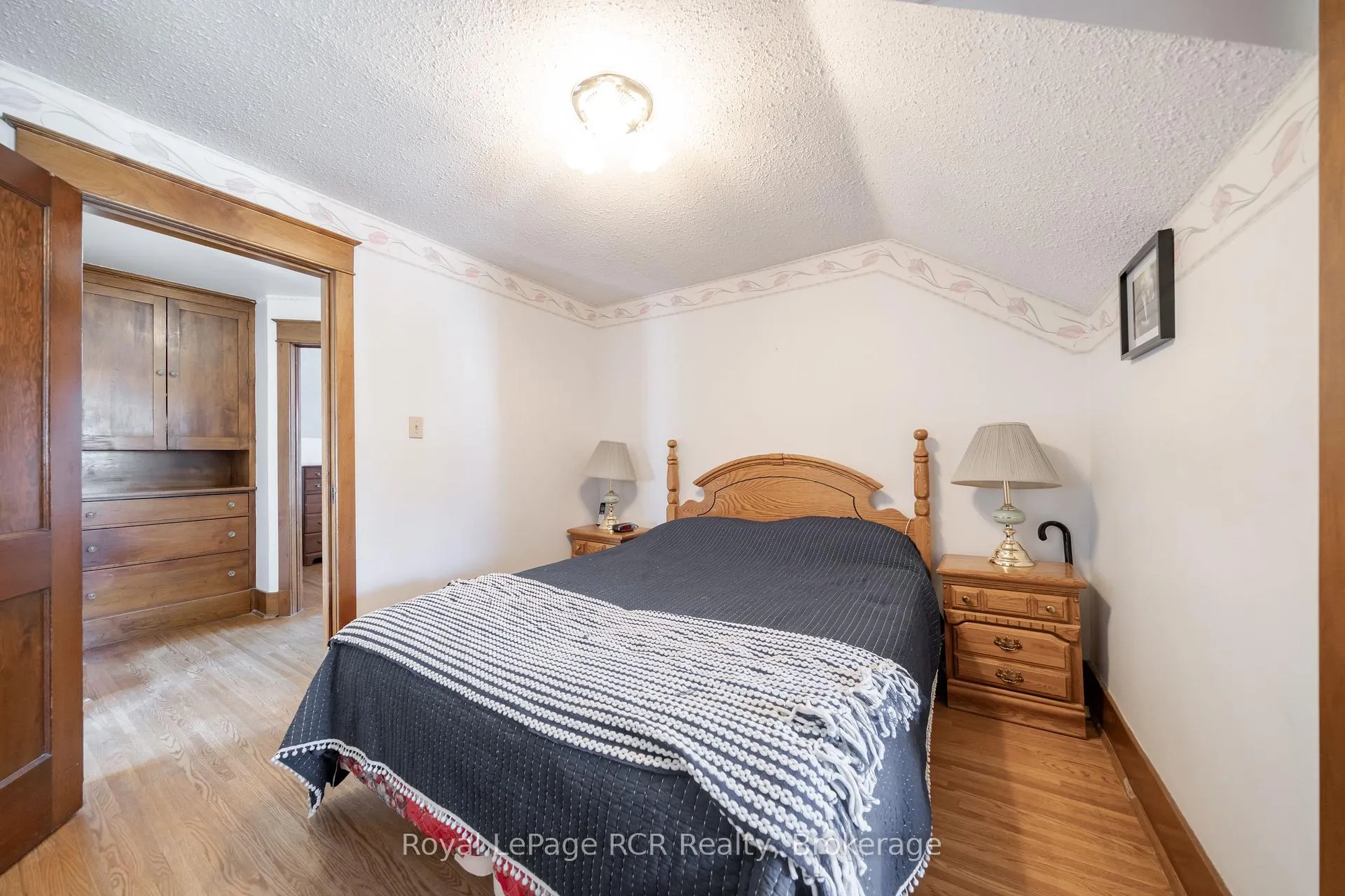 Photo 15 of 429 Lambton Street W, West Grey — HOMEH