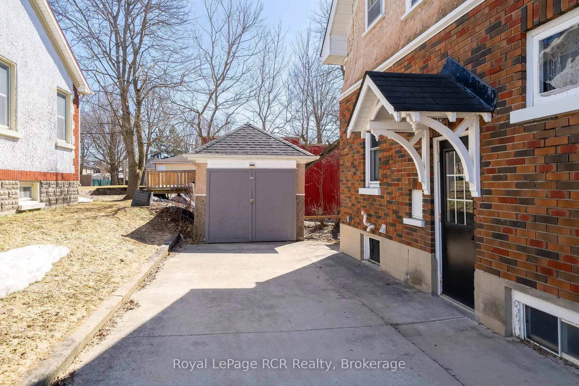 Photo 37 of 429 Lambton Street W, West Grey — HOMEH