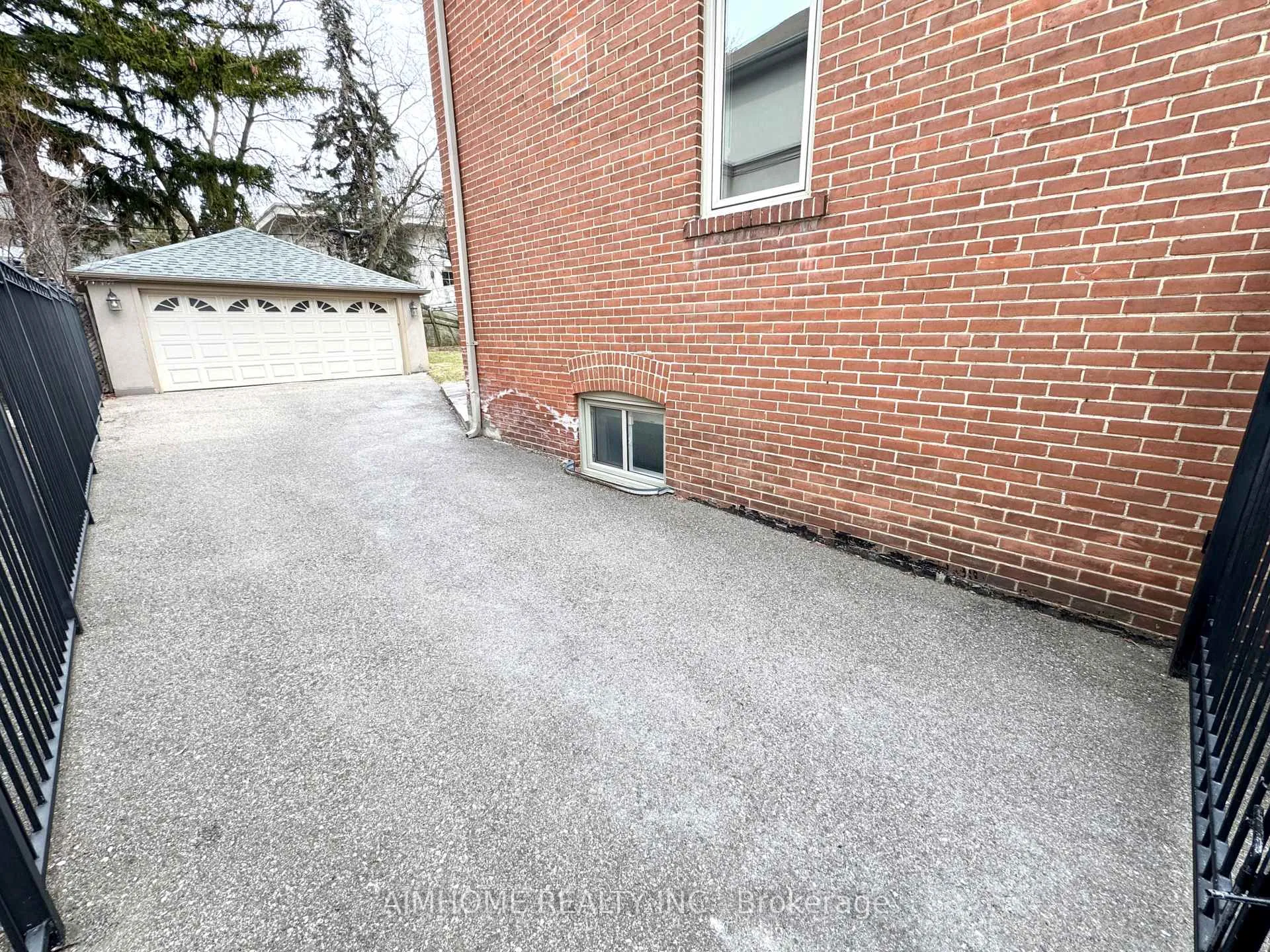 Photo 35 of 89 Dunloe Road, Toronto, Forest Hill South — HOMEH