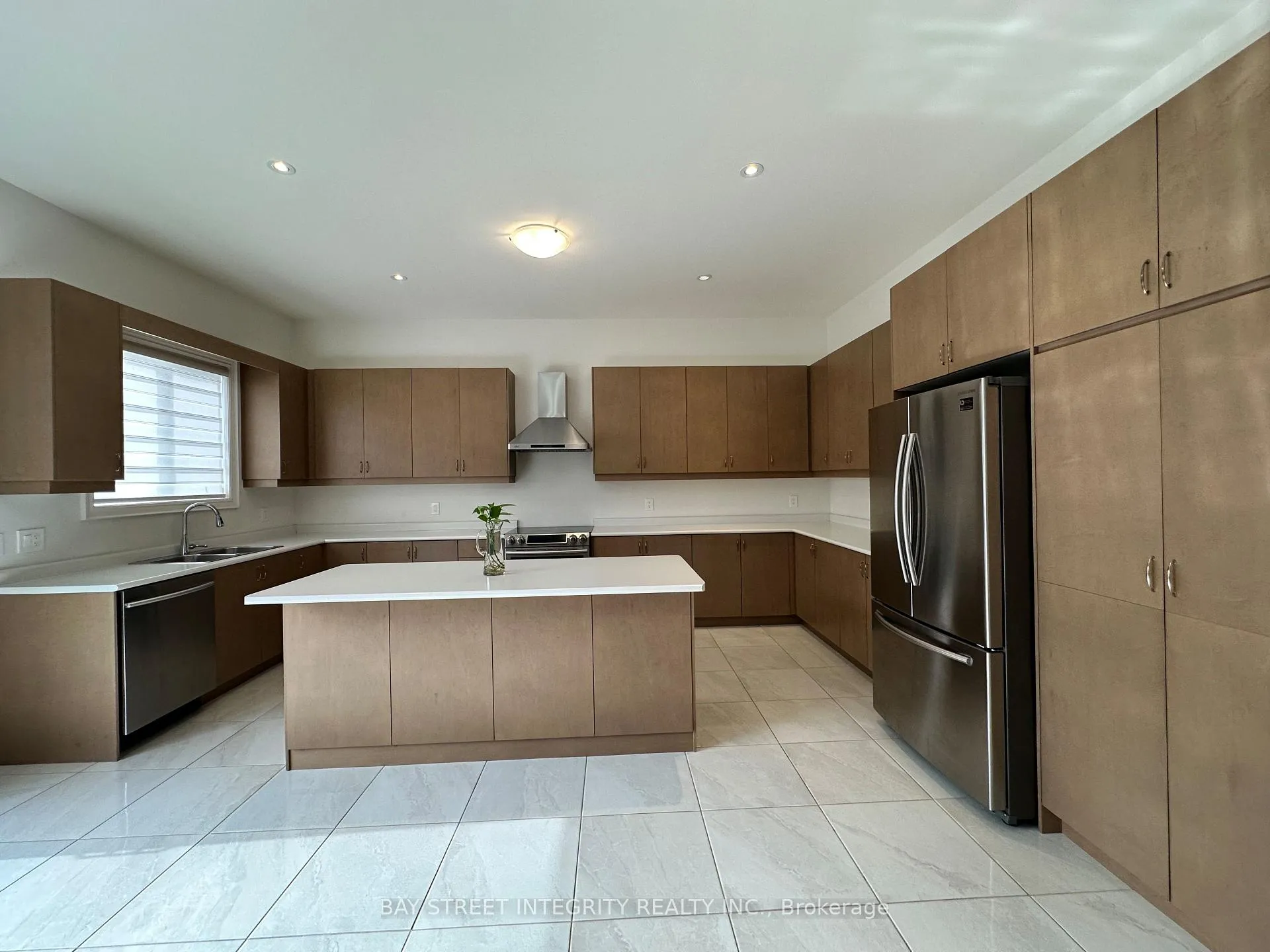 Photo 11 of 1529 Day Terrace, Milton, Ford — HOMEH