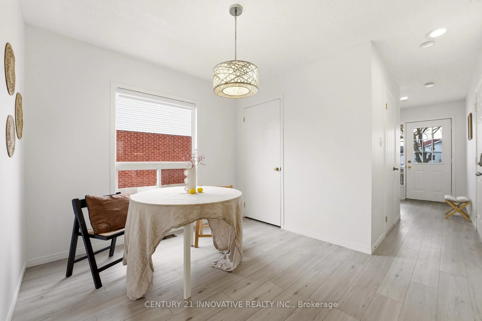 Photo 4 of 505 Trico Drive, Cambridge — HOMEH