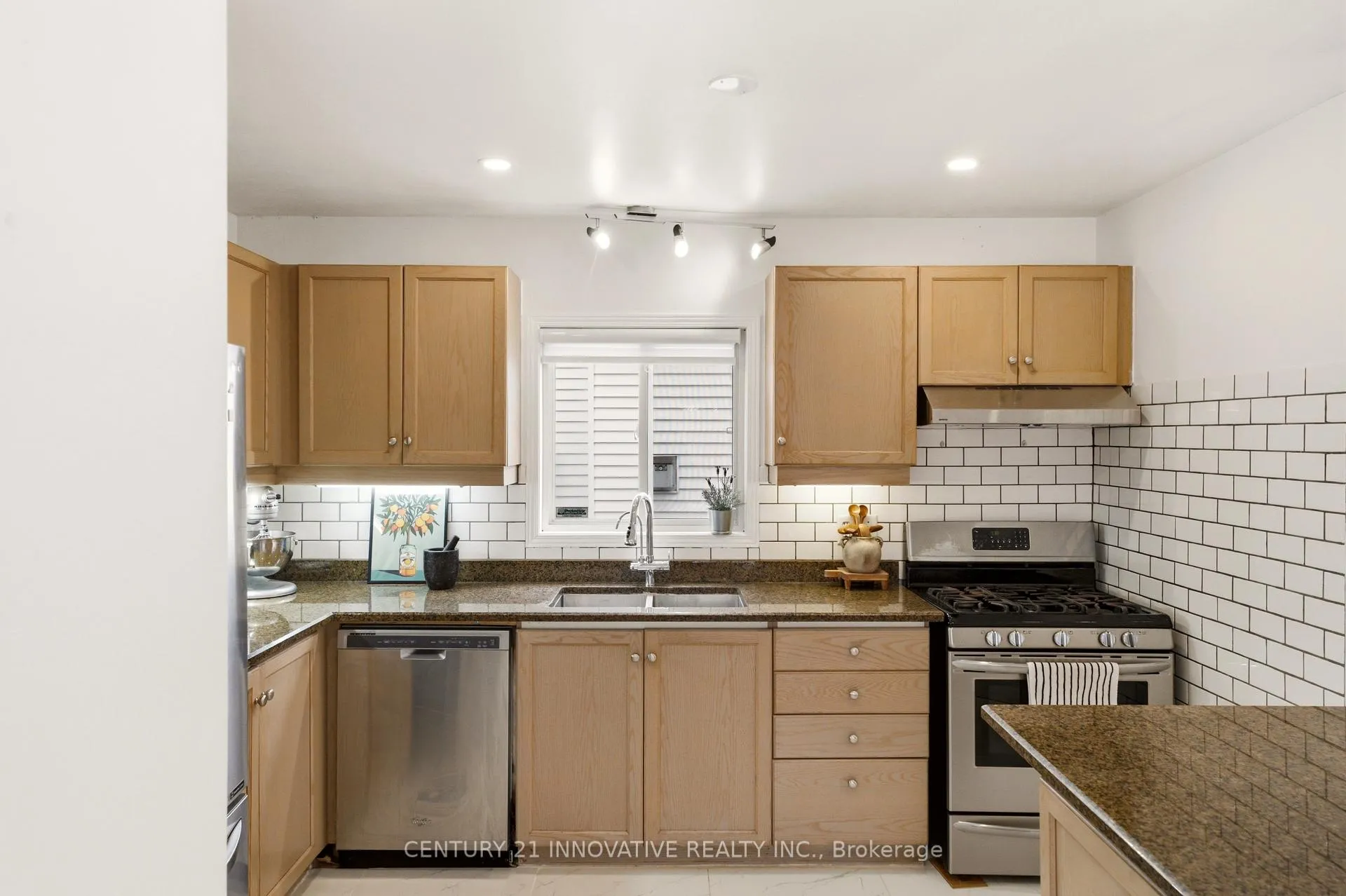 Photo 5 of 505 Trico Drive, Cambridge — HOMEH