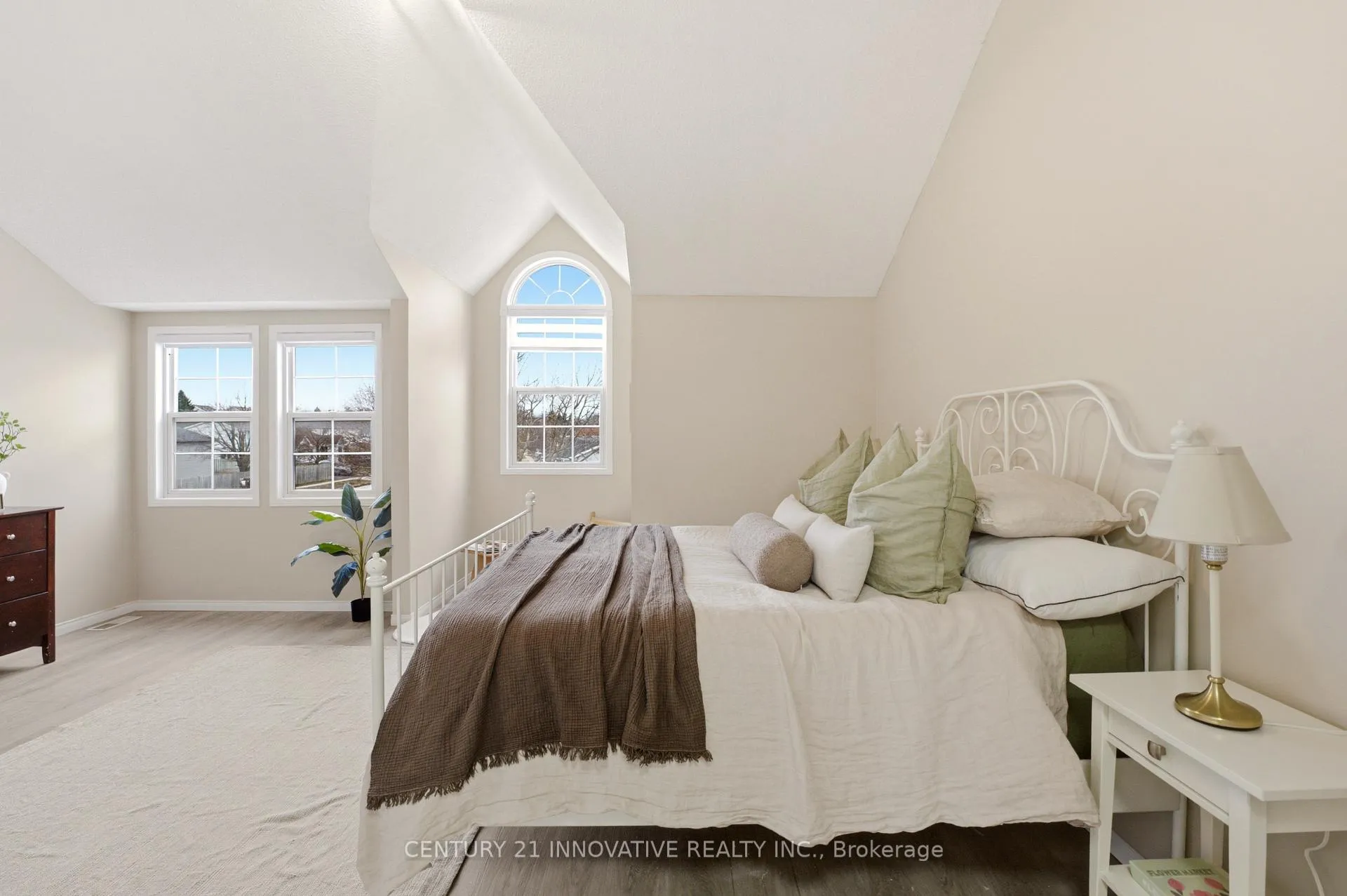 Photo 14 of 505 Trico Drive, Cambridge — HOMEH