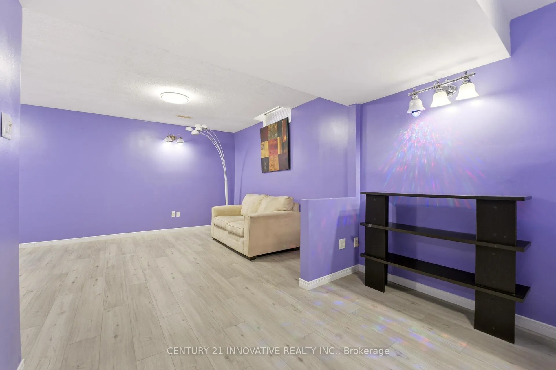 Photo 25 of 505 Trico Drive, Cambridge — HOMEH