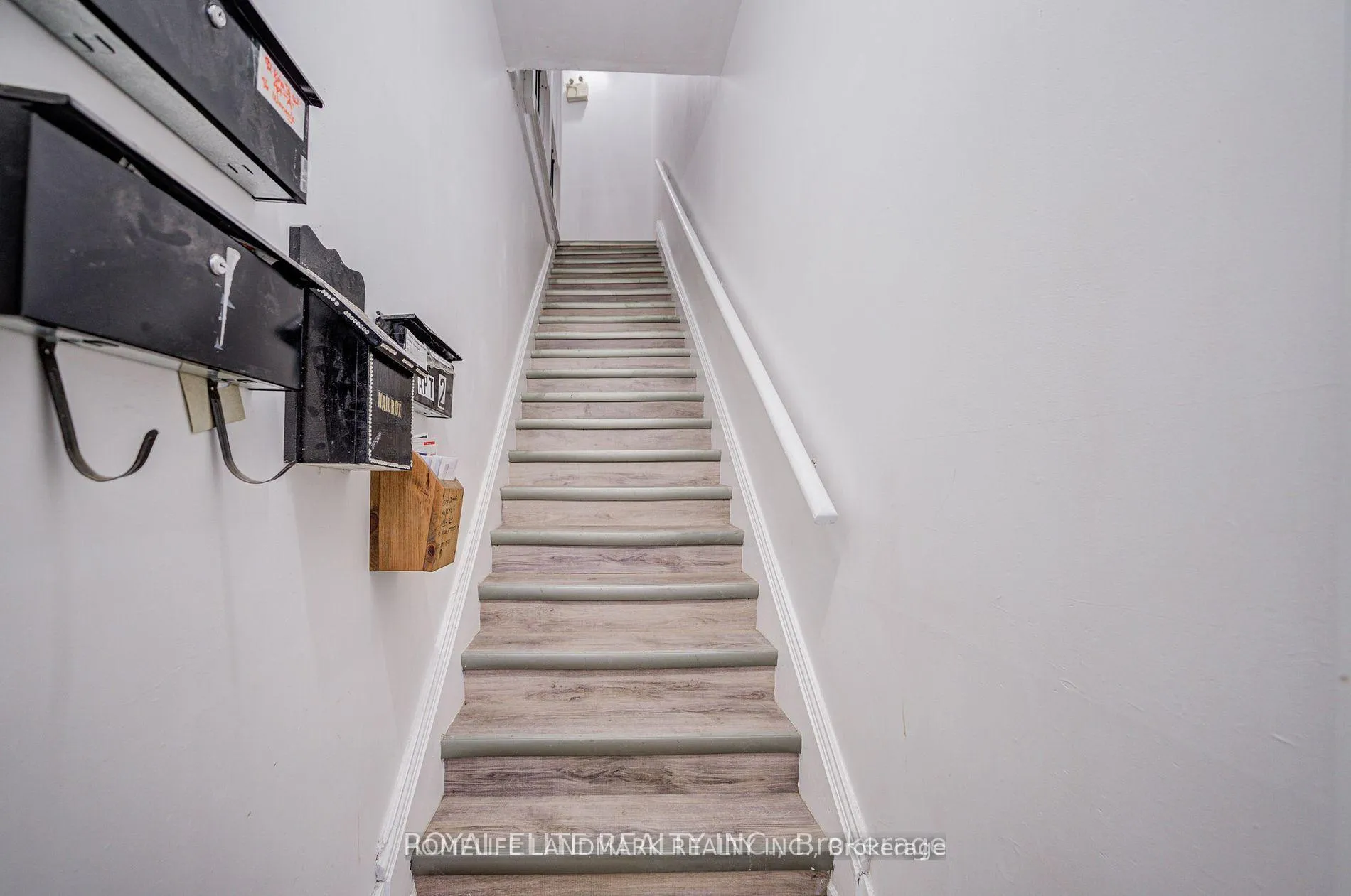 Front of Unit 3rd Floor Apartment, 92 King Street