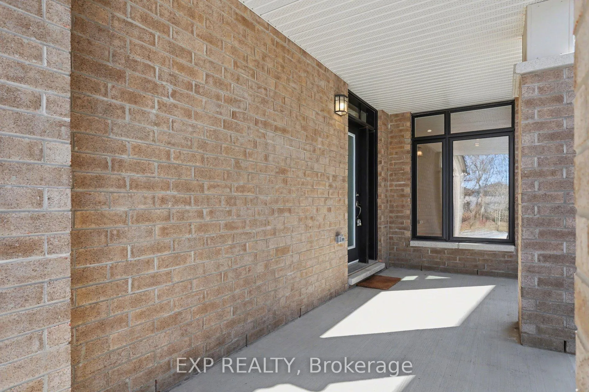 Photo 3 of 40 Baldcypress Way, Ottawa, Kanata - Emerald Meadows/Trailwest — HOMEH