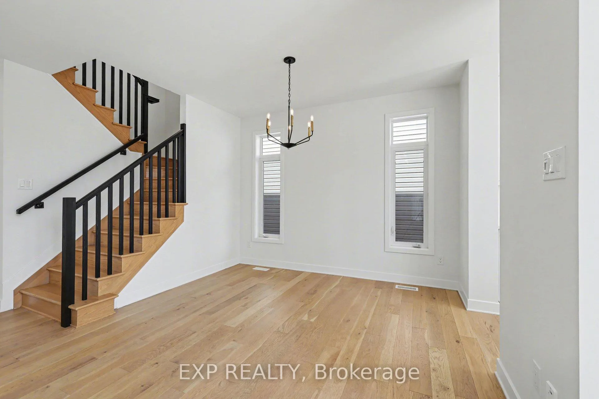 Photo 10 of 40 Baldcypress Way, Ottawa, Kanata - Emerald Meadows/Trailwest — HOMEH