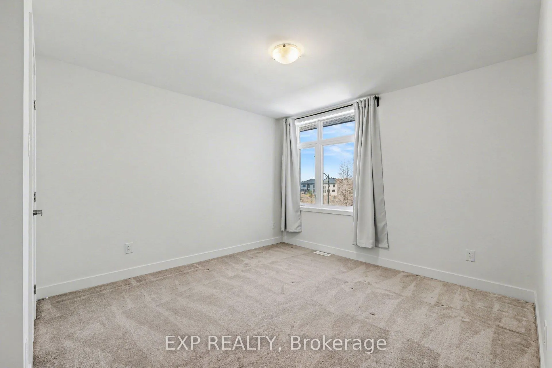 Photo 32 of 40 Baldcypress Way, Ottawa, Kanata - Emerald Meadows/Trailwest — HOMEH