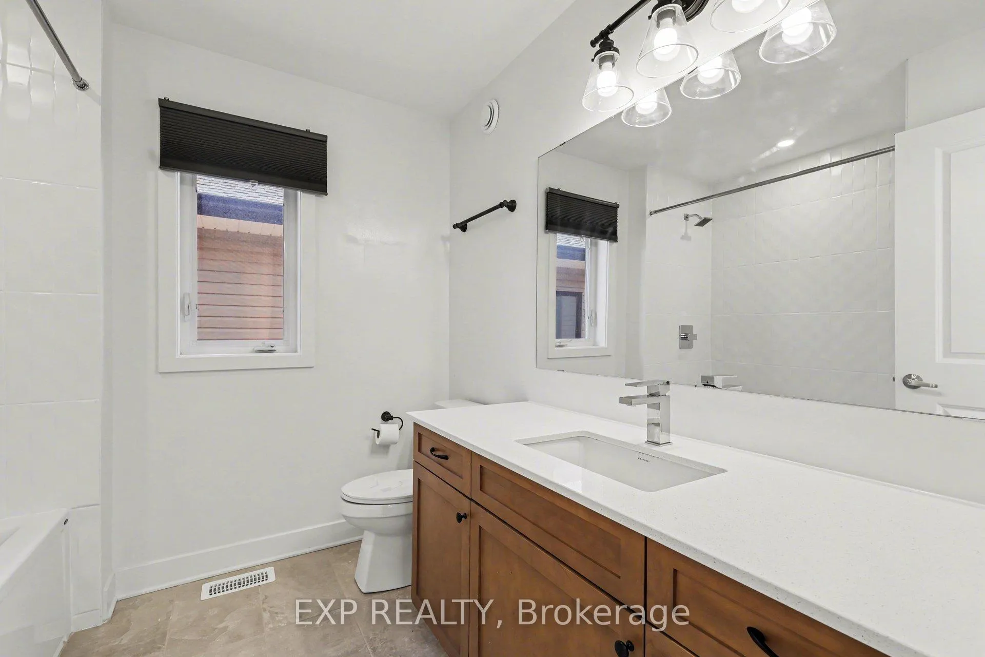 Photo 33 of 40 Baldcypress Way, Ottawa, Kanata - Emerald Meadows/Trailwest — HOMEH