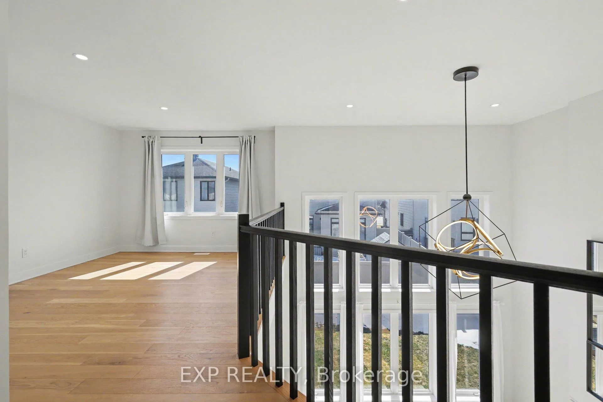 Photo 34 of 40 Baldcypress Way, Ottawa, Kanata - Emerald Meadows/Trailwest — HOMEH