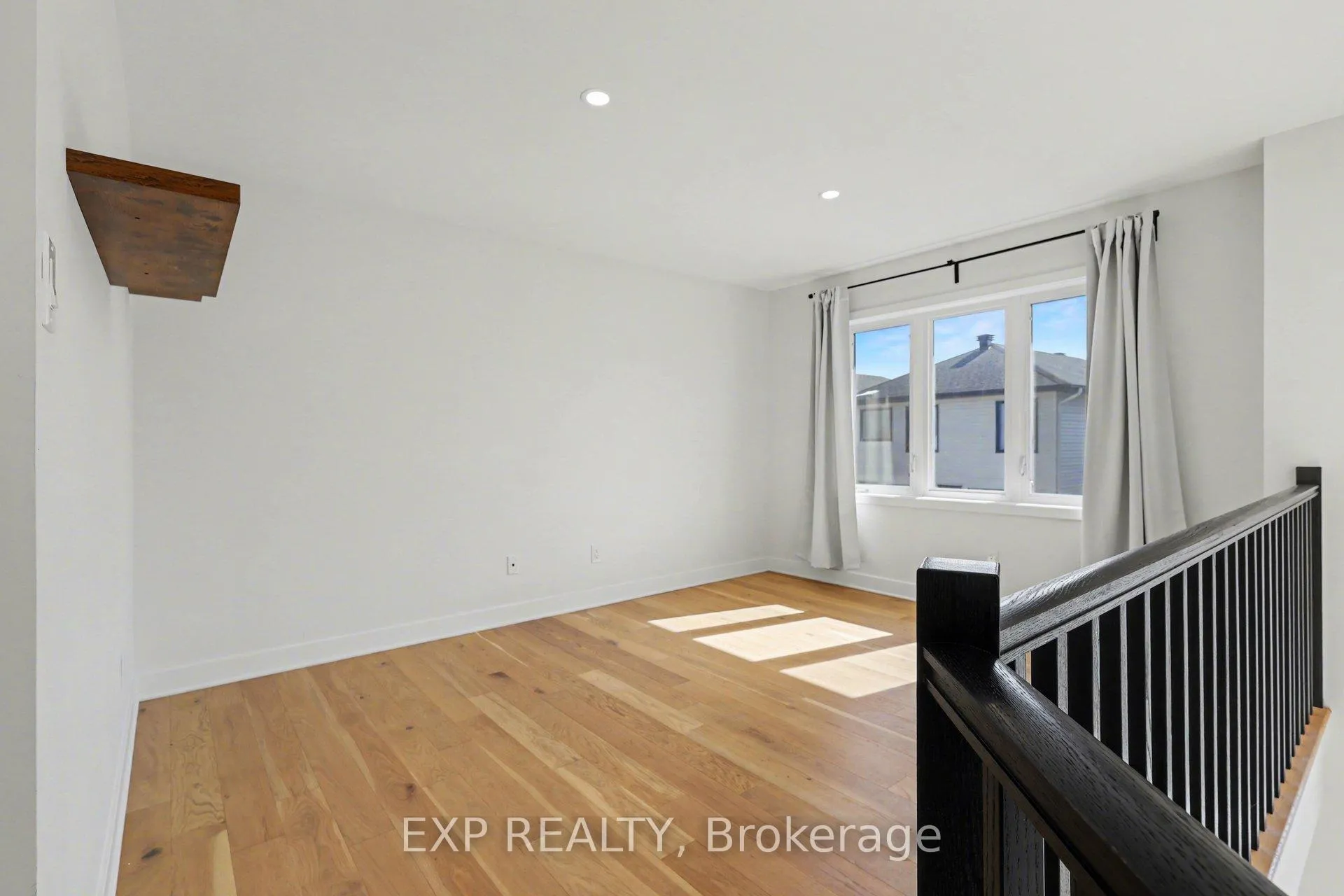 Photo 35 of 40 Baldcypress Way, Ottawa, Kanata - Emerald Meadows/Trailwest — HOMEH