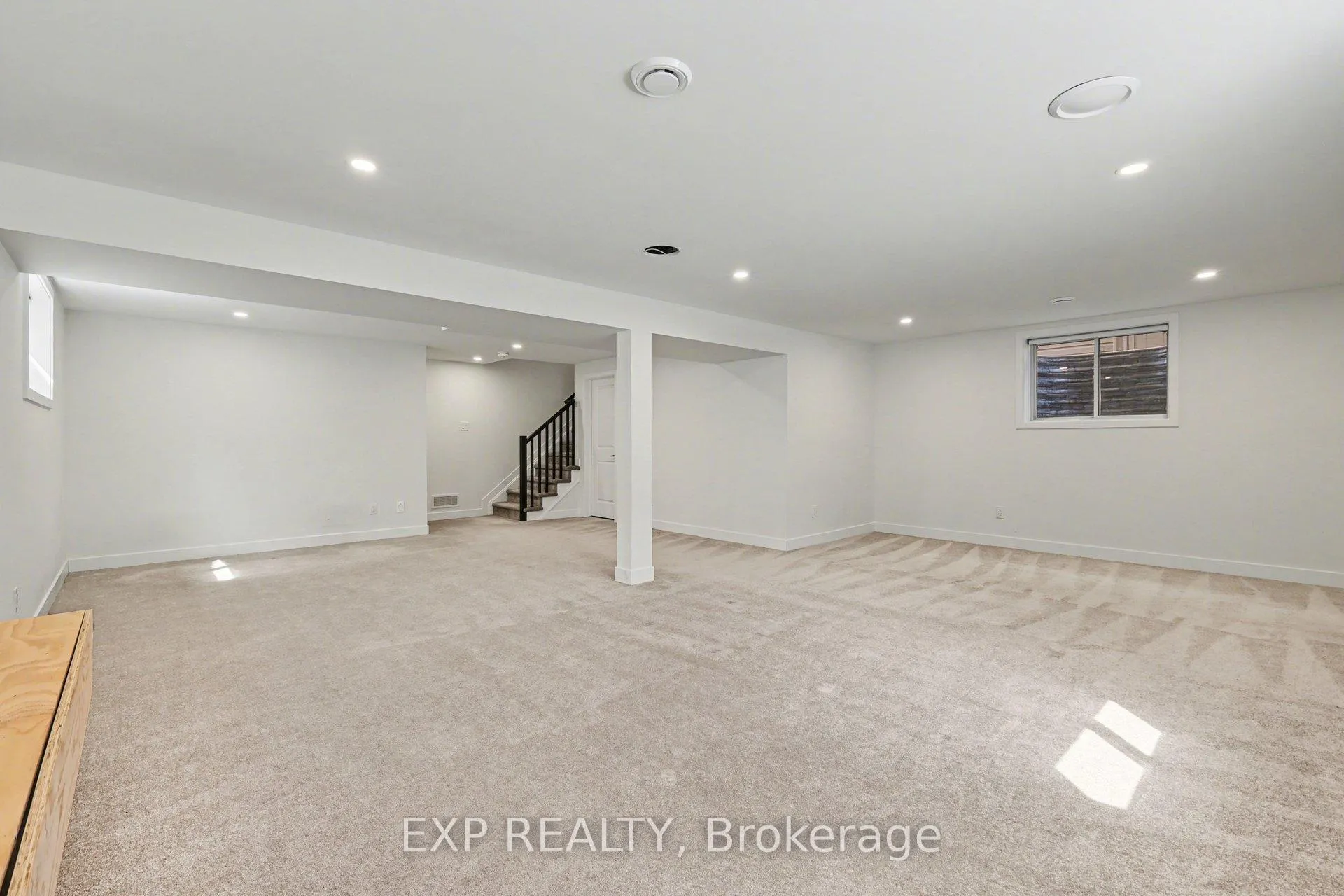 Photo 42 of 40 Baldcypress Way, Ottawa, Kanata - Emerald Meadows/Trailwest — HOMEH