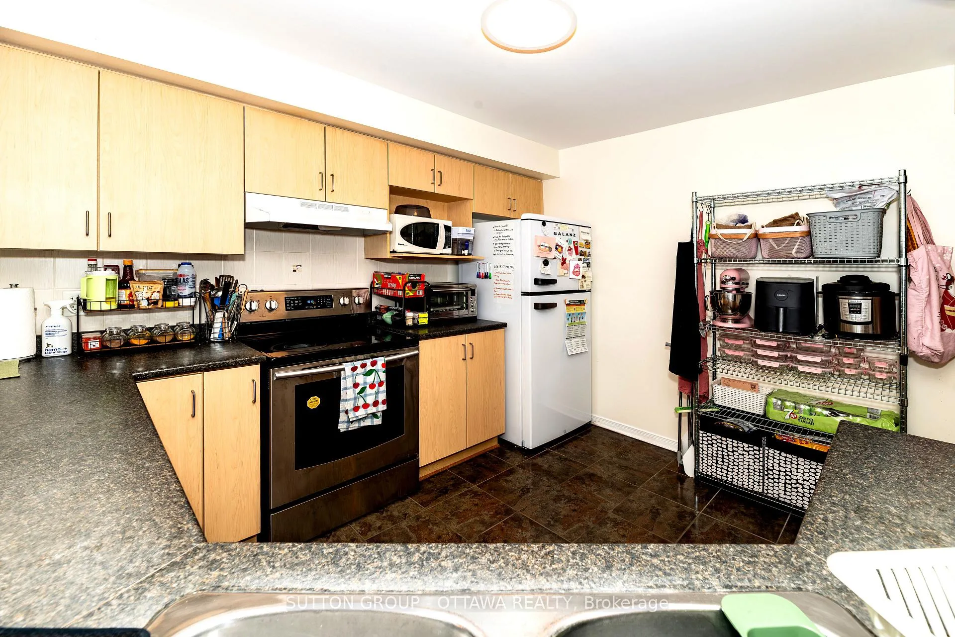 Photo 8 of 110 Chartley Private, Ottawa, Ridgemont — HOMEH