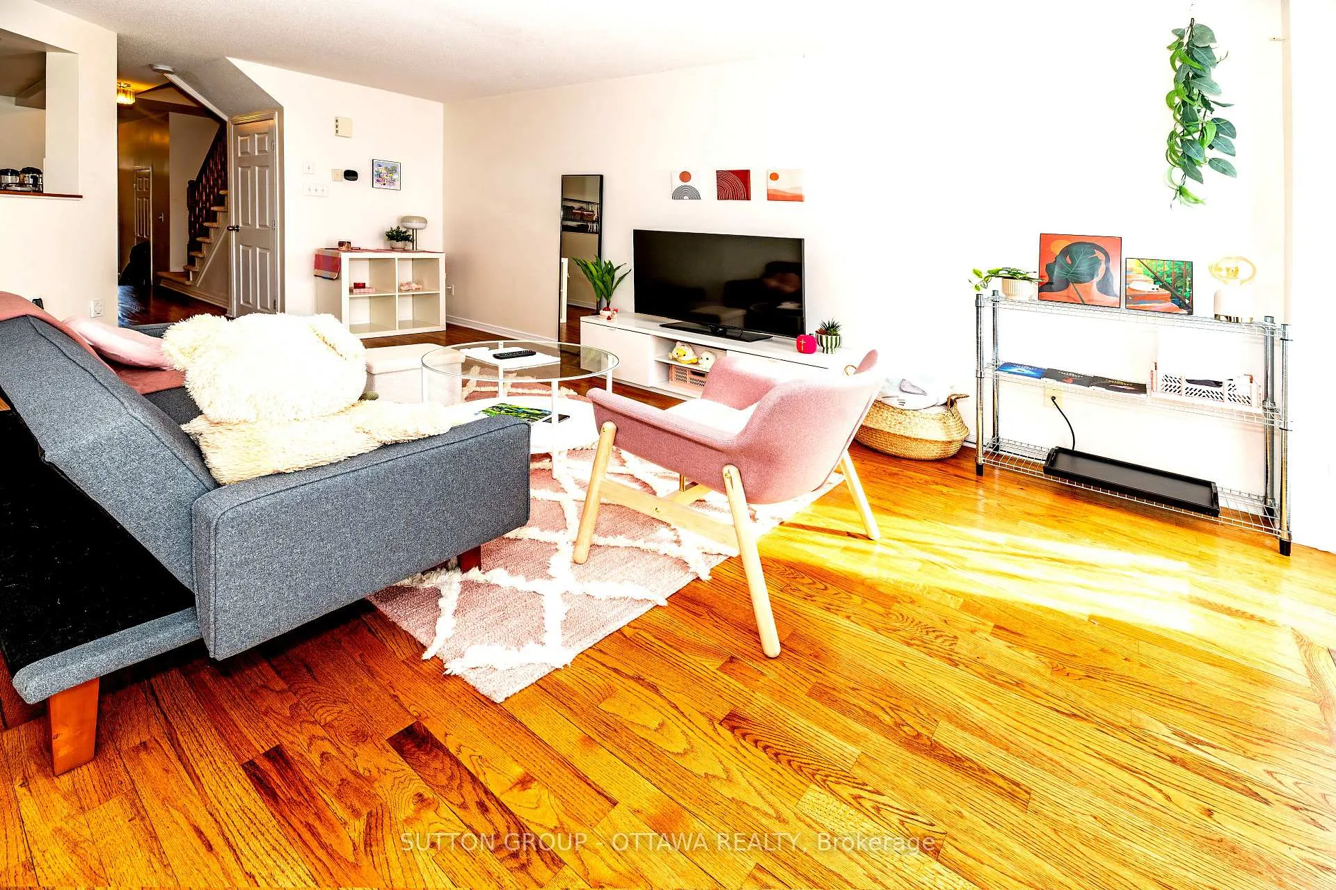 Photo 12 of 110 Chartley Private, Ottawa, Ridgemont — HOMEH