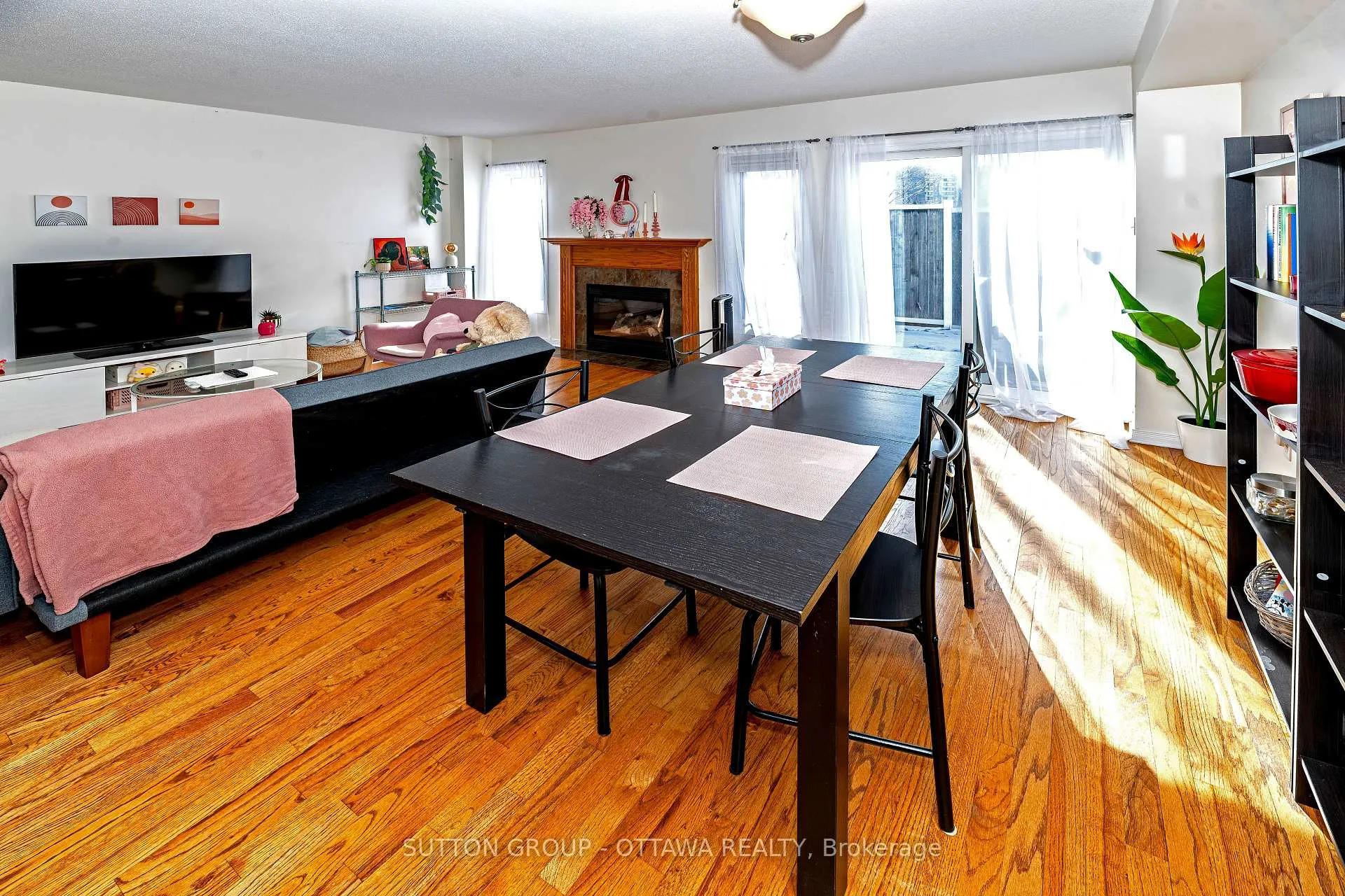 Photo 15 of 110 Chartley Private, Ottawa, Ridgemont — HOMEH