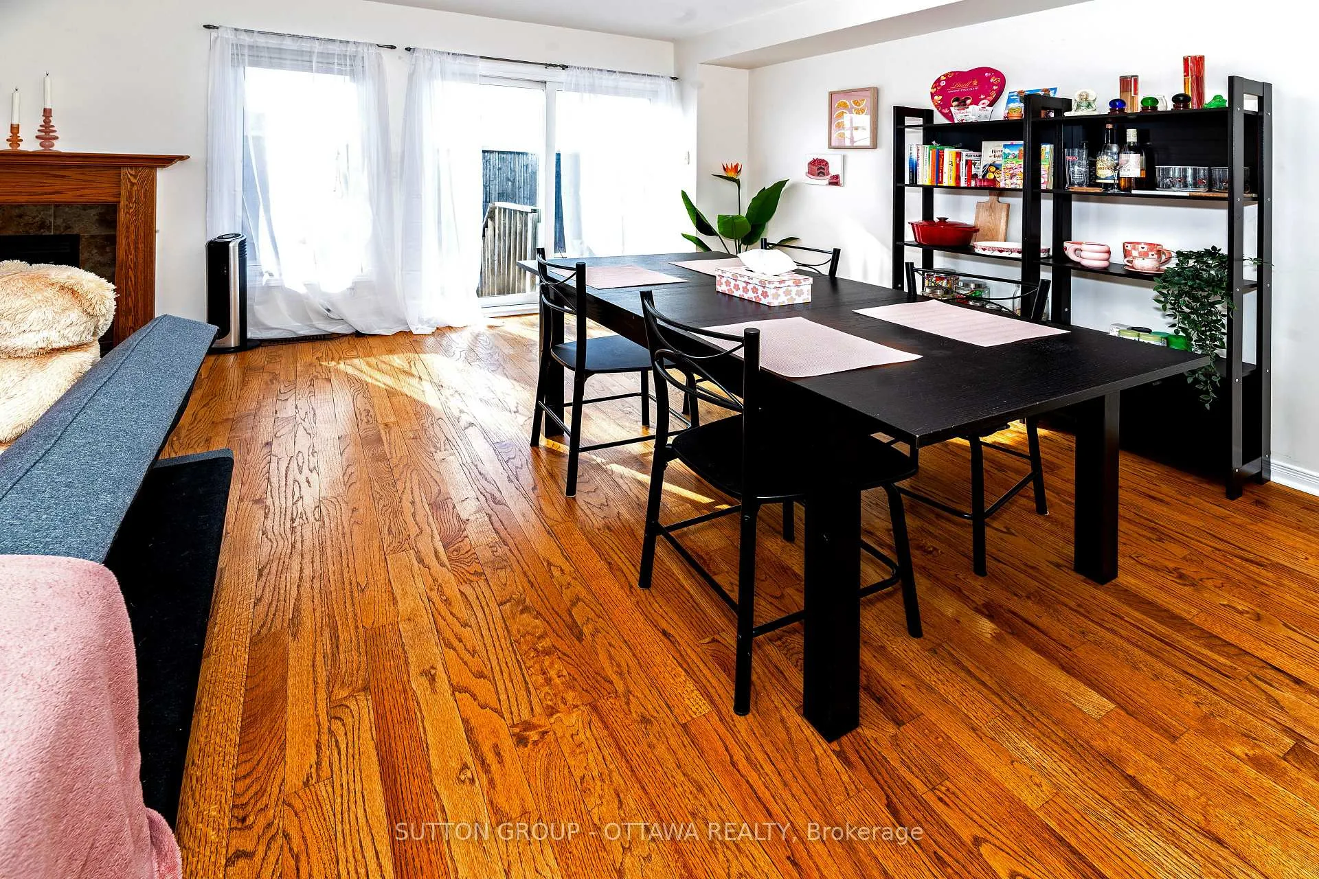 Photo 16 of 110 Chartley Private, Ottawa, Ridgemont — HOMEH