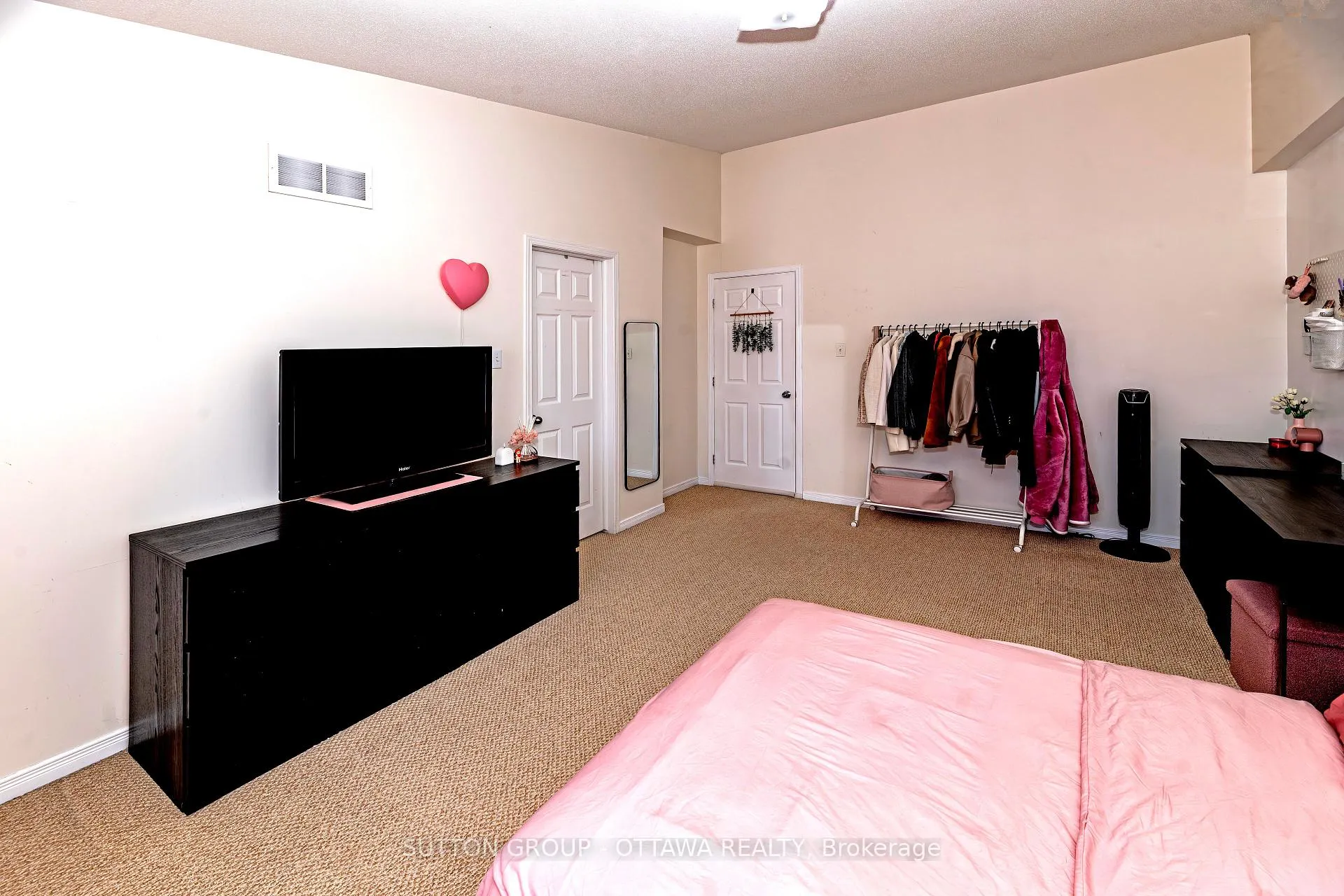 Photo 20 of 110 Chartley Private, Ottawa, Ridgemont — HOMEH