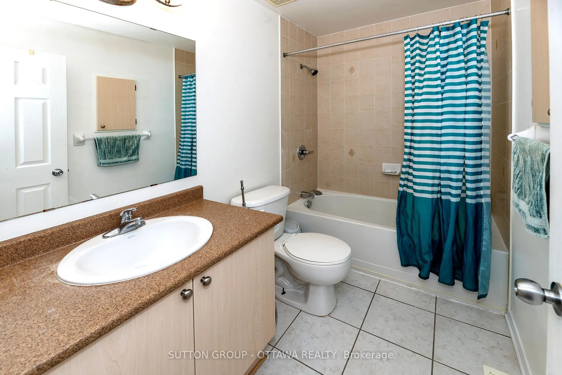 Photo 22 of 110 Chartley Private, Ottawa, Ridgemont — HOMEH