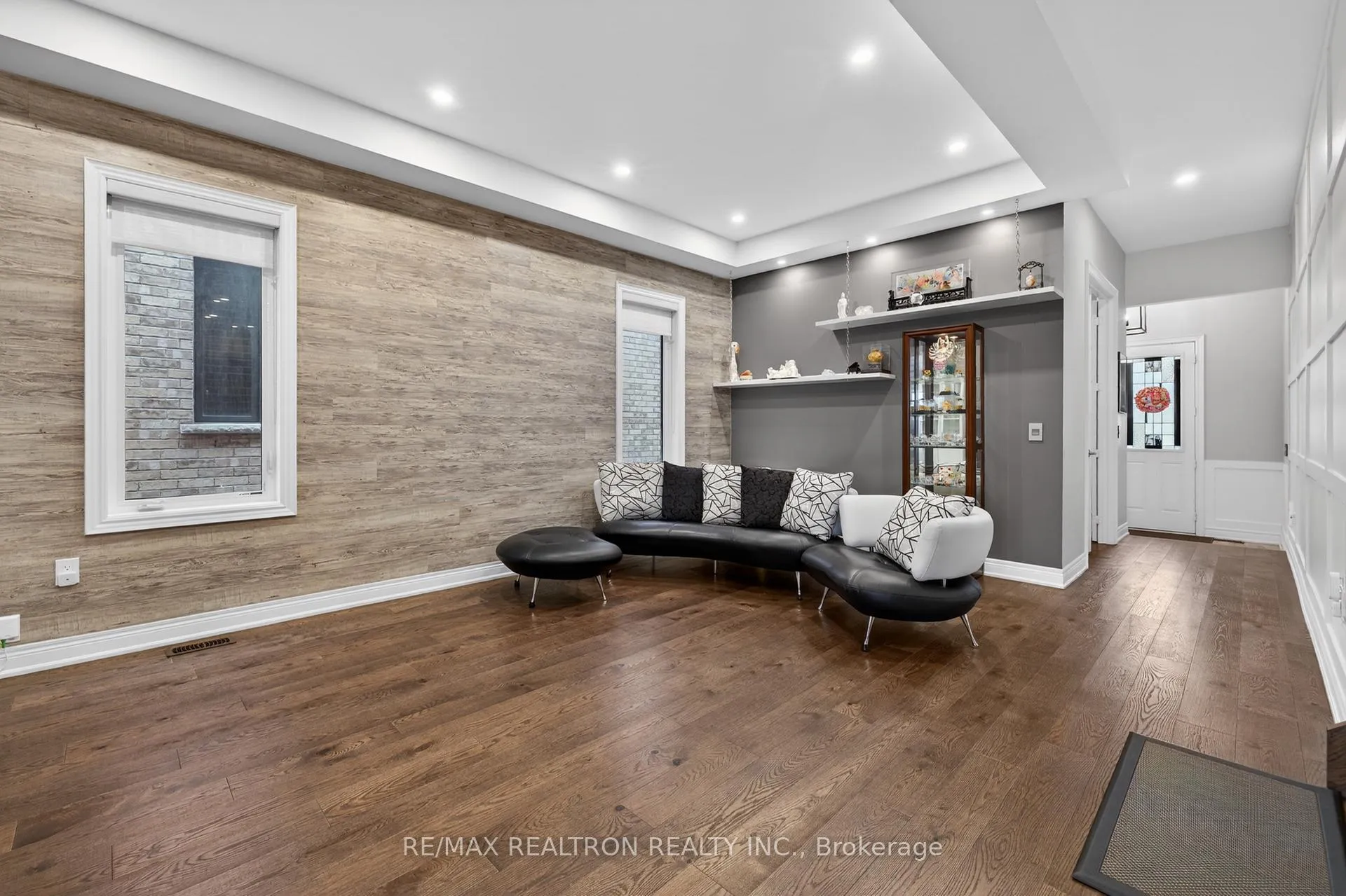 Photo 5 of 143 Maple Ridge Crescent, Markham, Greensborough — HOMEH