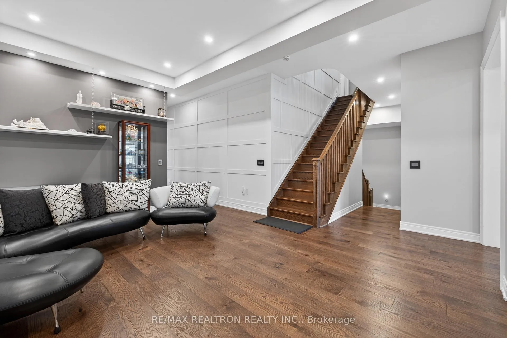 Photo 7 of 143 Maple Ridge Crescent, Markham, Greensborough — HOMEH