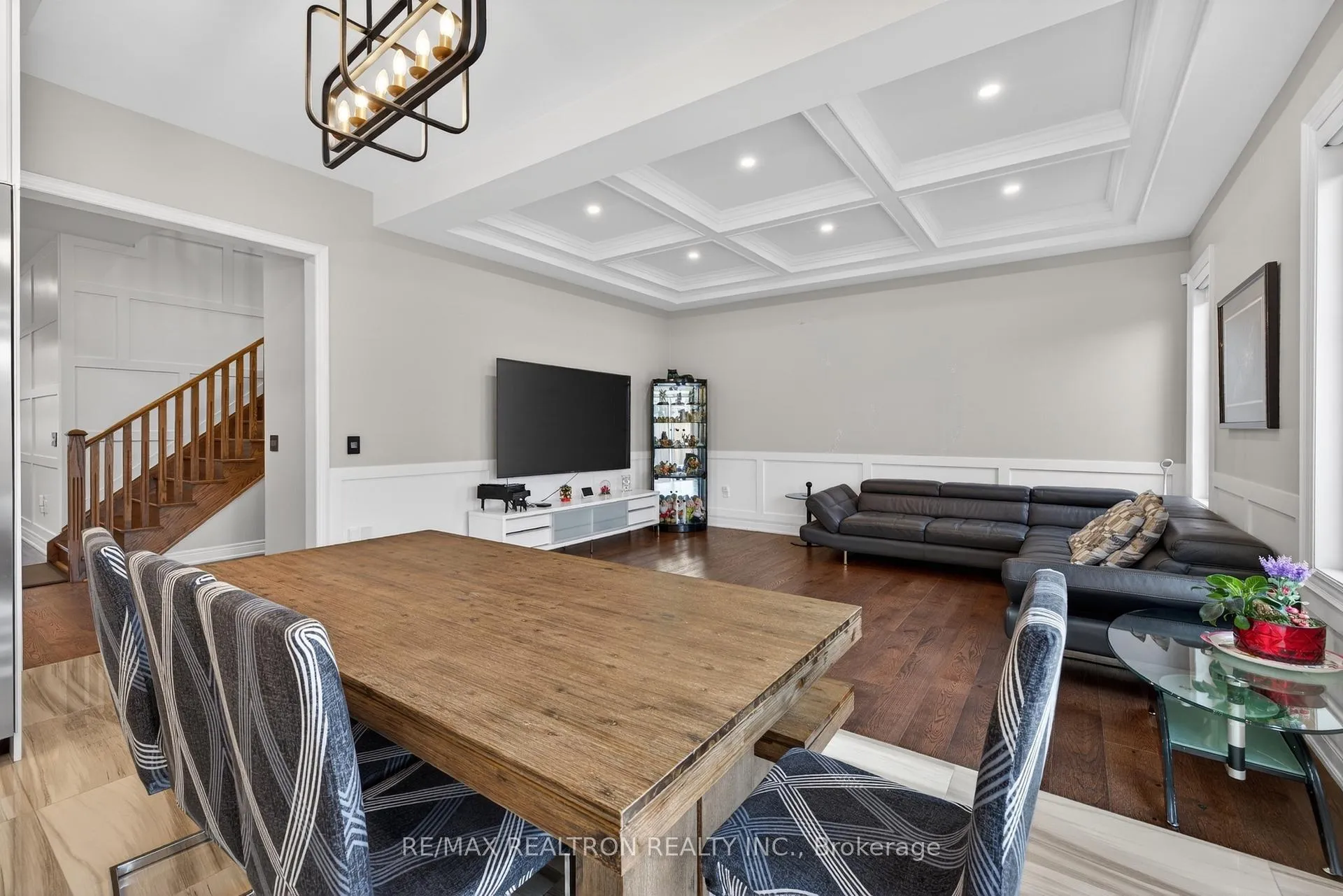 Photo 10 of 143 Maple Ridge Crescent, Markham, Greensborough — HOMEH
