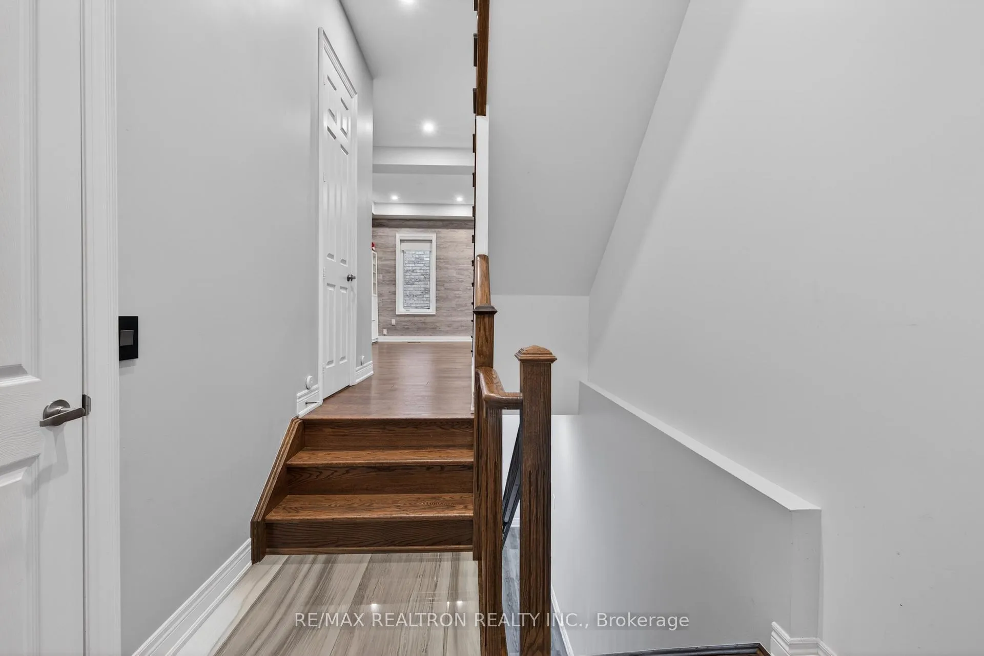 Photo 18 of 143 Maple Ridge Crescent, Markham, Greensborough — HOMEH