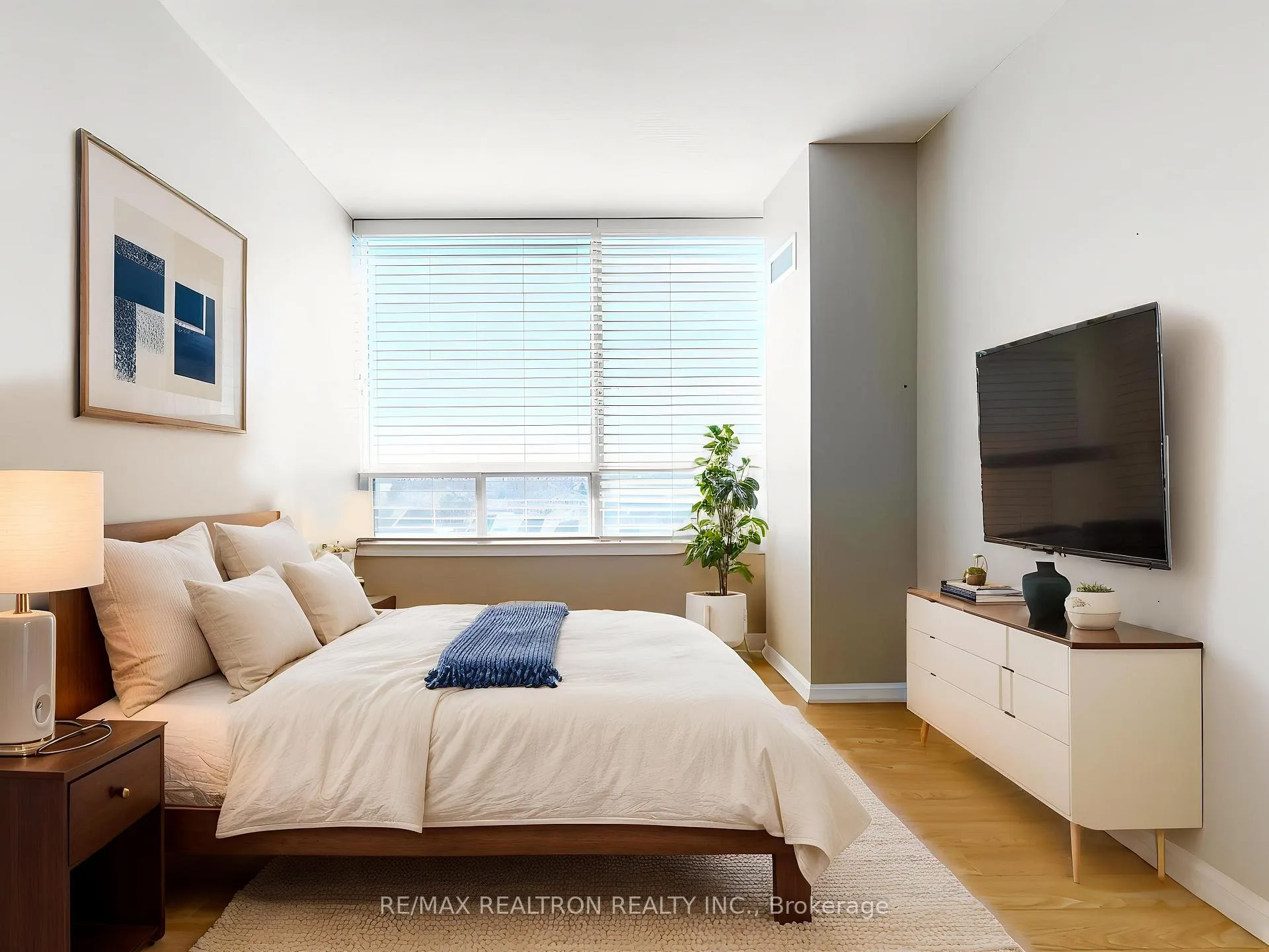 Photo 8 of Unit 808, 110 Promenade Circle, Vaughan, Brownridge — HOMEH