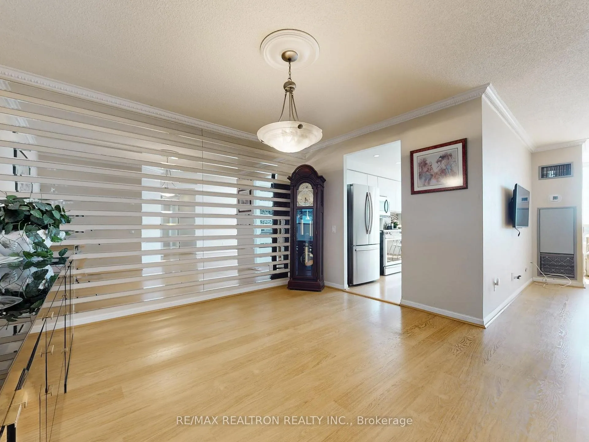 Photo 13 of Unit 808, 110 Promenade Circle, Vaughan, Brownridge — HOMEH