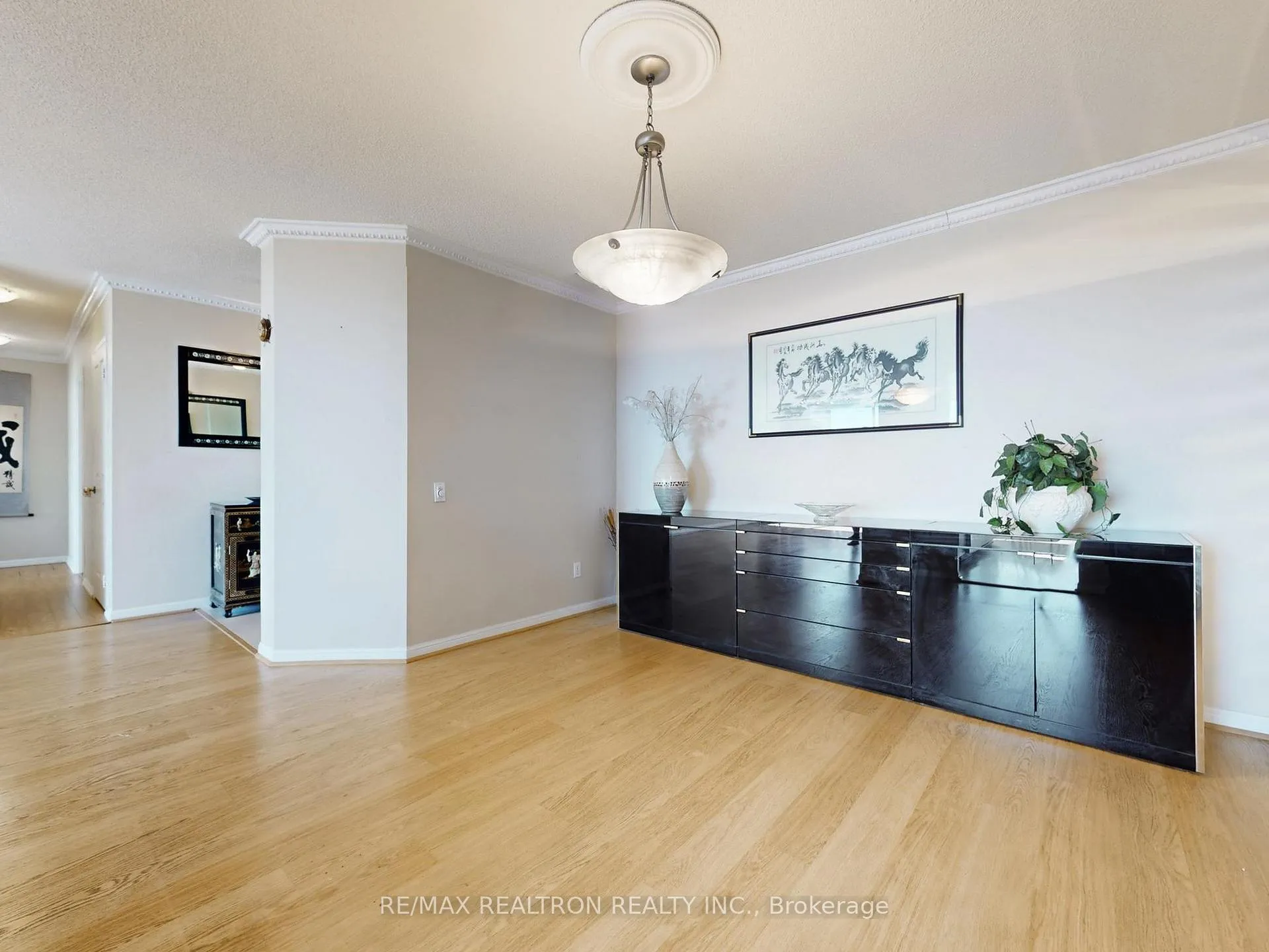 Photo 14 of Unit 808, 110 Promenade Circle, Vaughan, Brownridge — HOMEH