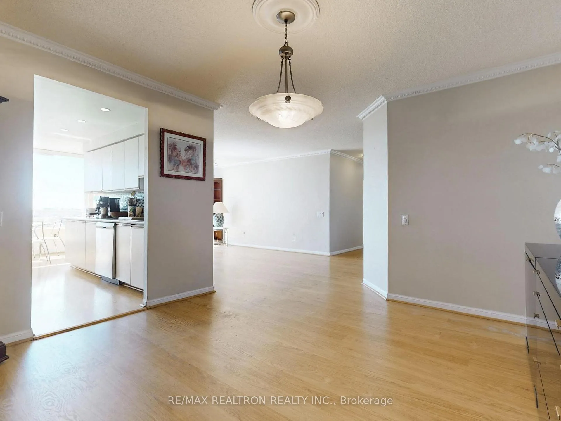 Photo 15 of Unit 808, 110 Promenade Circle, Vaughan, Brownridge — HOMEH