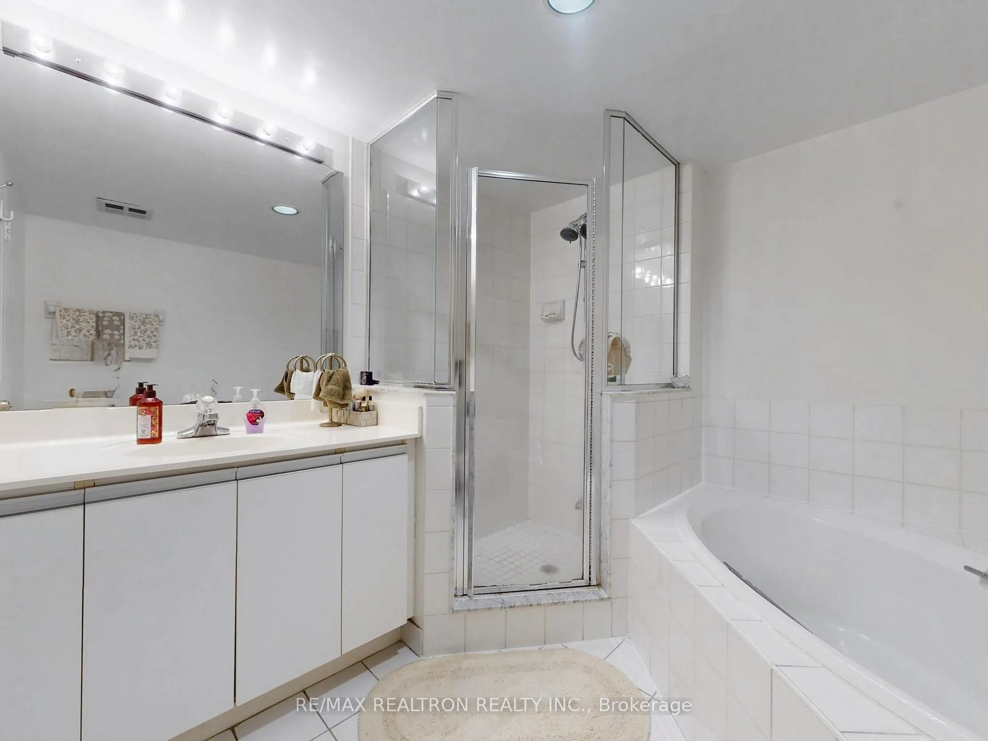 Photo 21 of Unit 808, 110 Promenade Circle, Vaughan, Brownridge — HOMEH