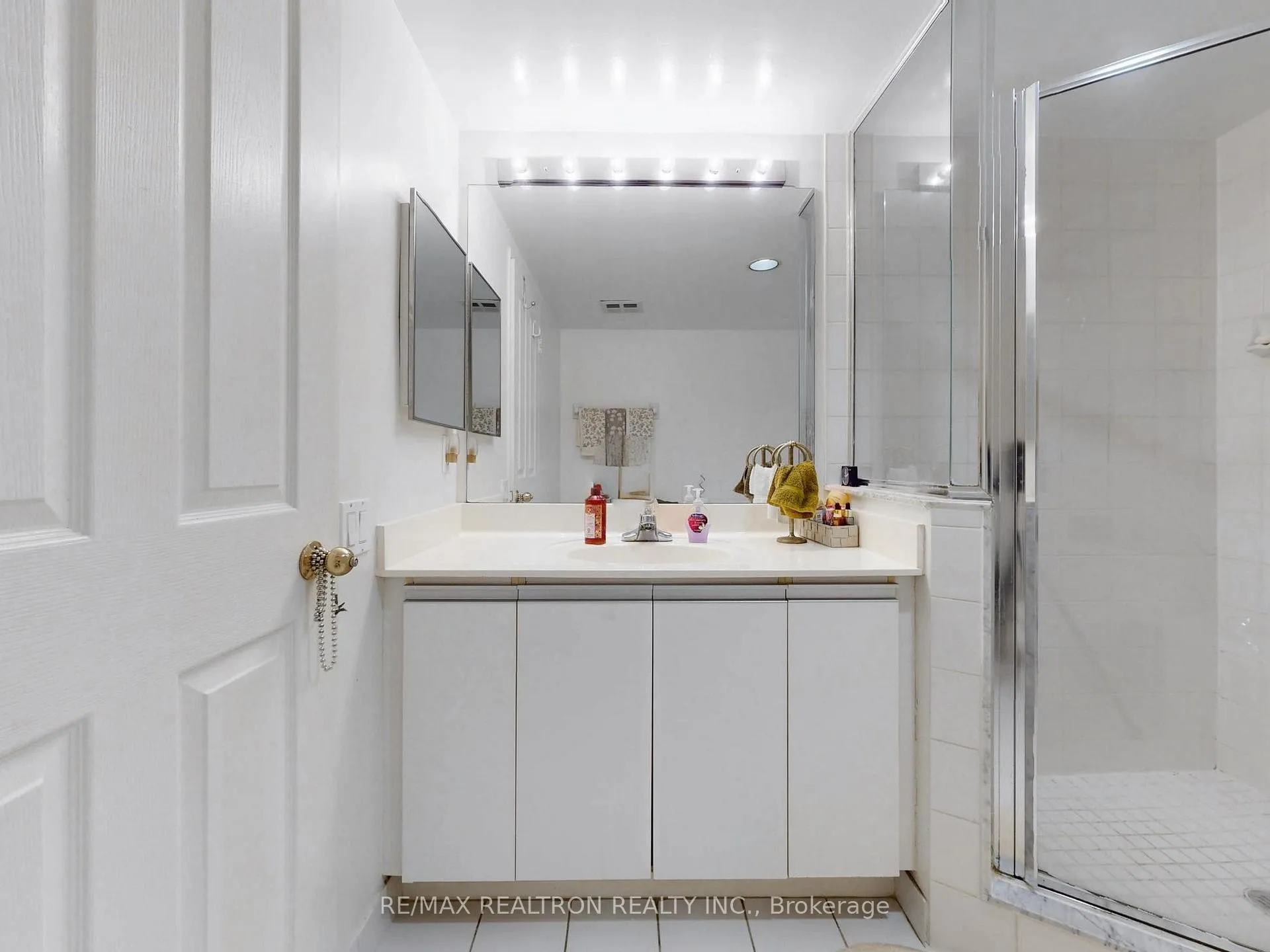 Photo 22 of Unit 808, 110 Promenade Circle, Vaughan, Brownridge — HOMEH