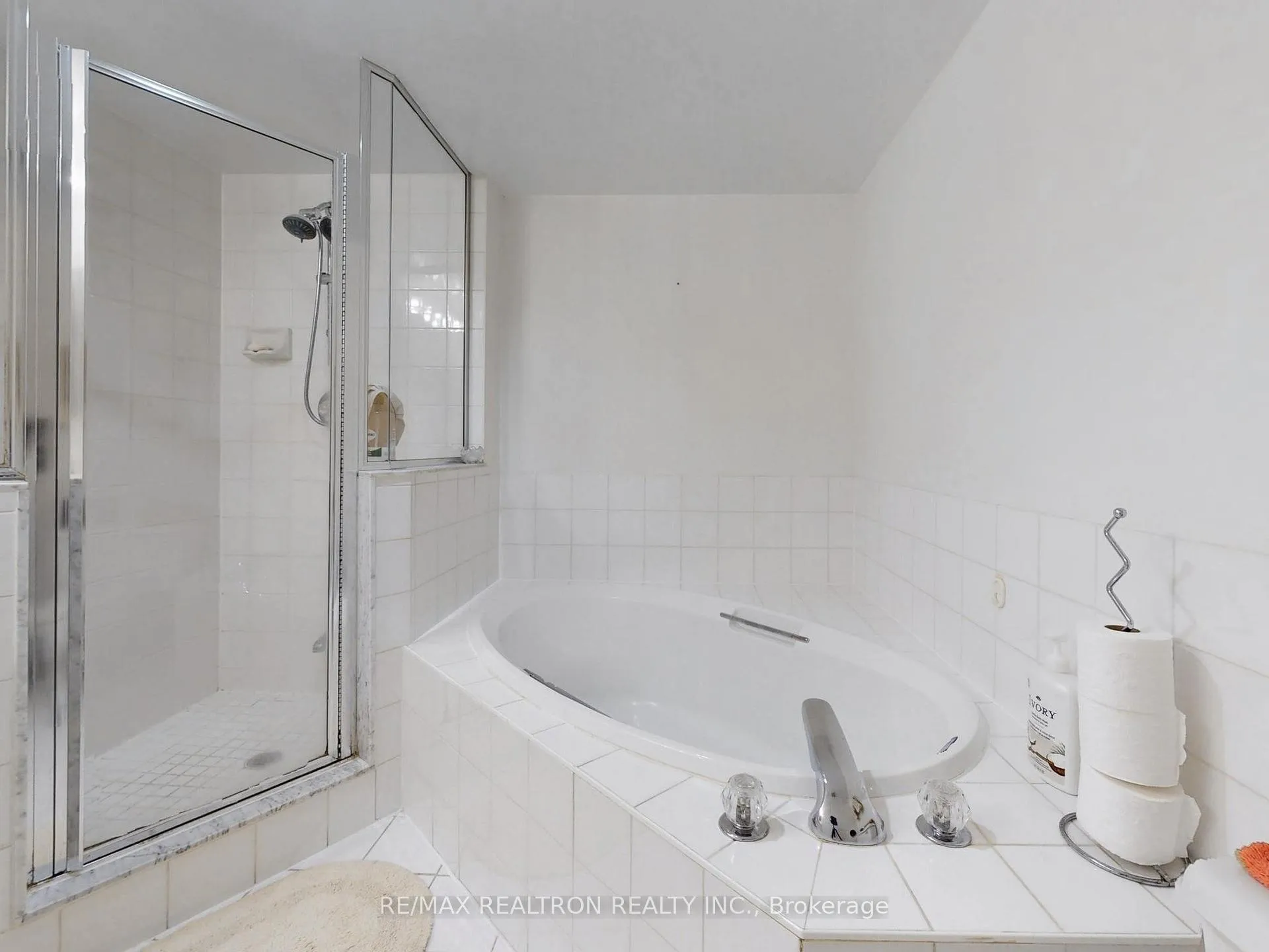Photo 23 of Unit 808, 110 Promenade Circle, Vaughan, Brownridge — HOMEH