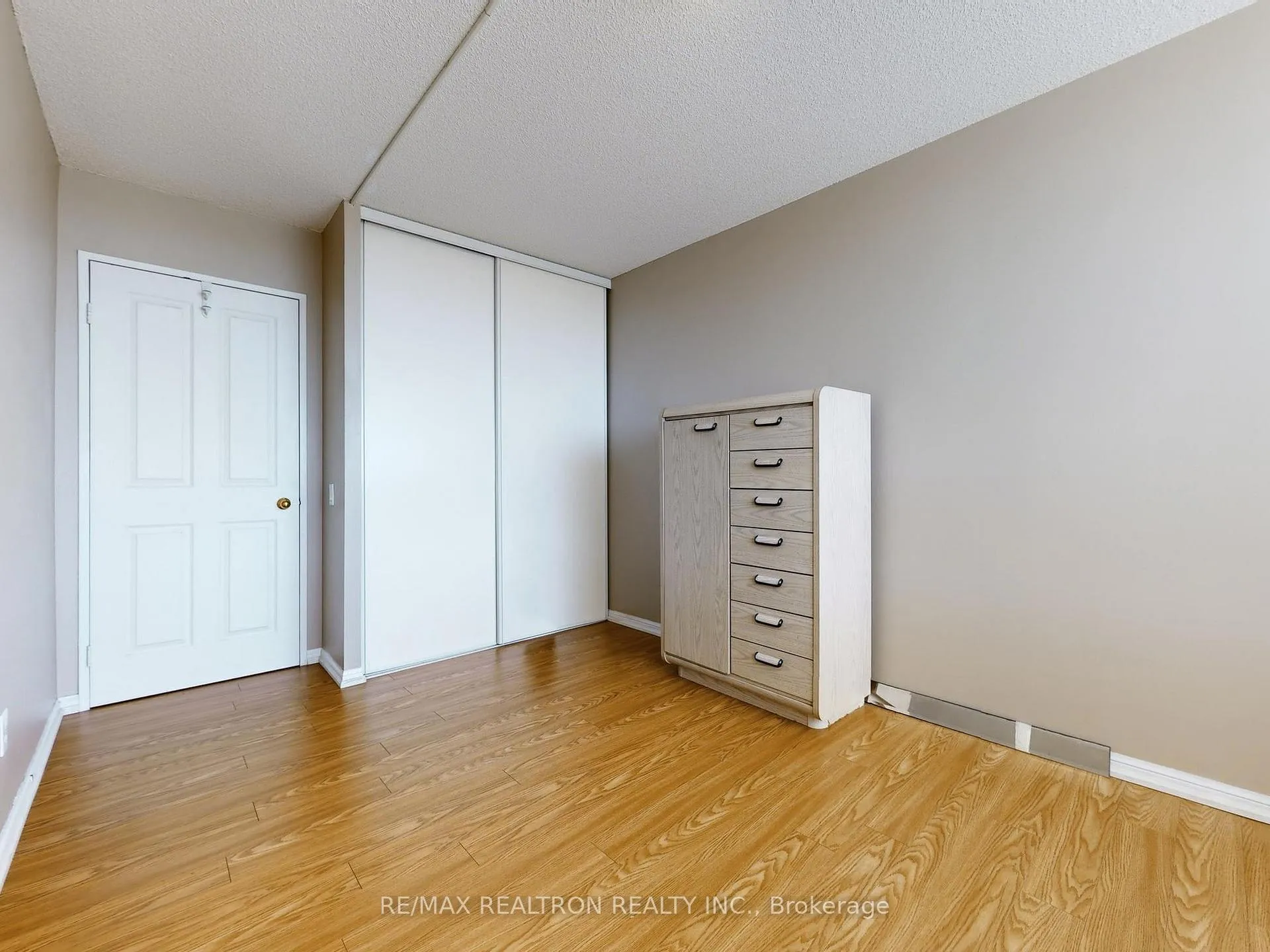 Photo 25 of Unit 808, 110 Promenade Circle, Vaughan, Brownridge — HOMEH