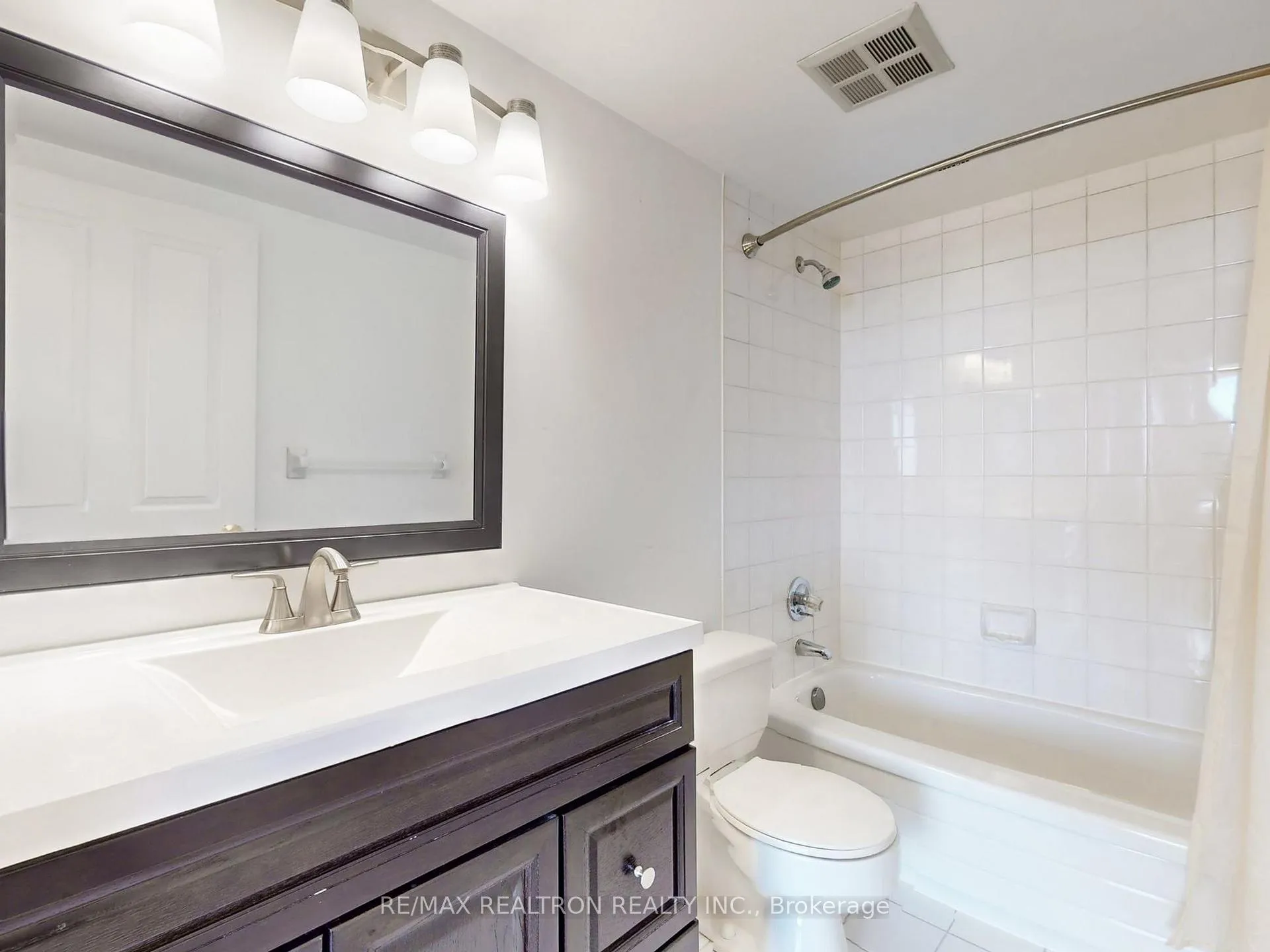 Photo 26 of Unit 808, 110 Promenade Circle, Vaughan, Brownridge — HOMEH